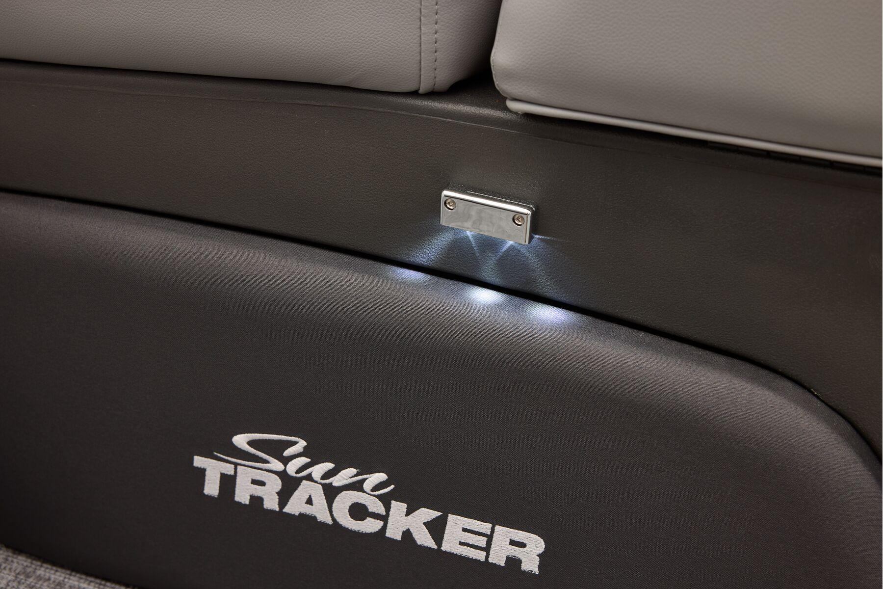2026 Sun Tracker Party Barge 22 XP3 - 75