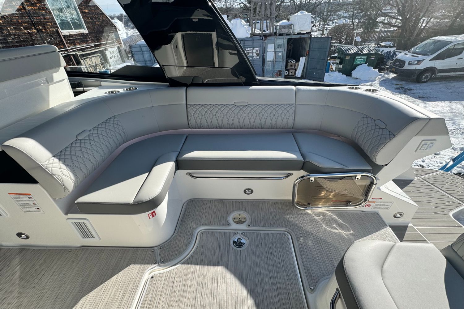 2026 Sea Ray Sundancer 370 Outboard - 7