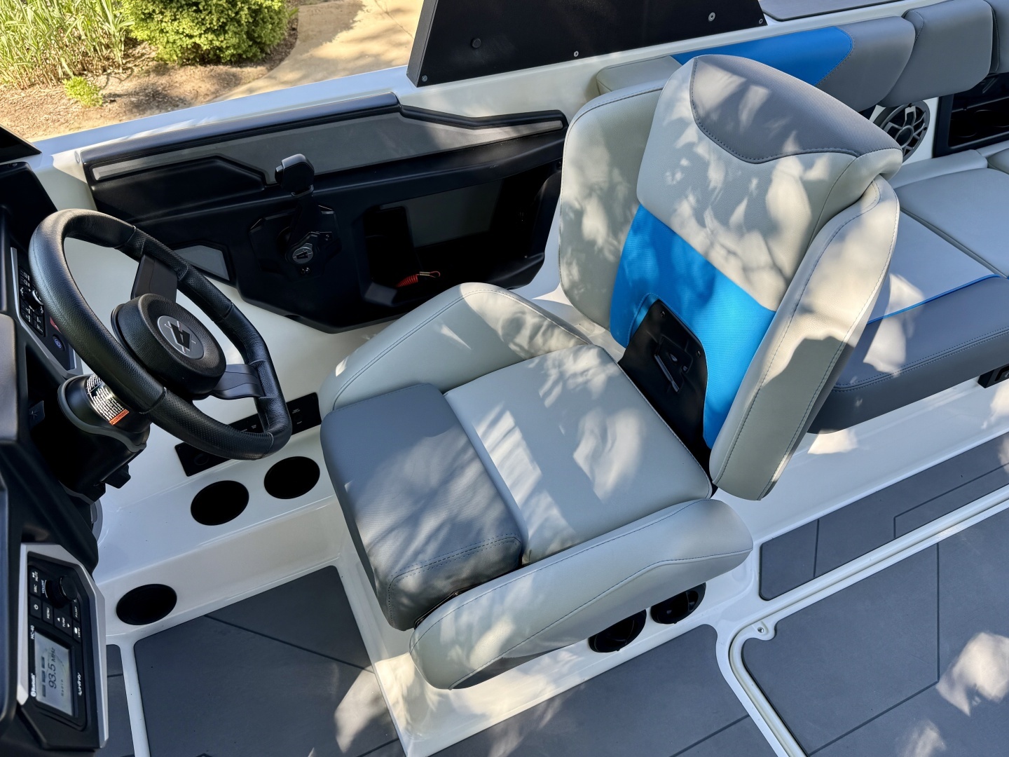 2022 Axis A24 - Image 21