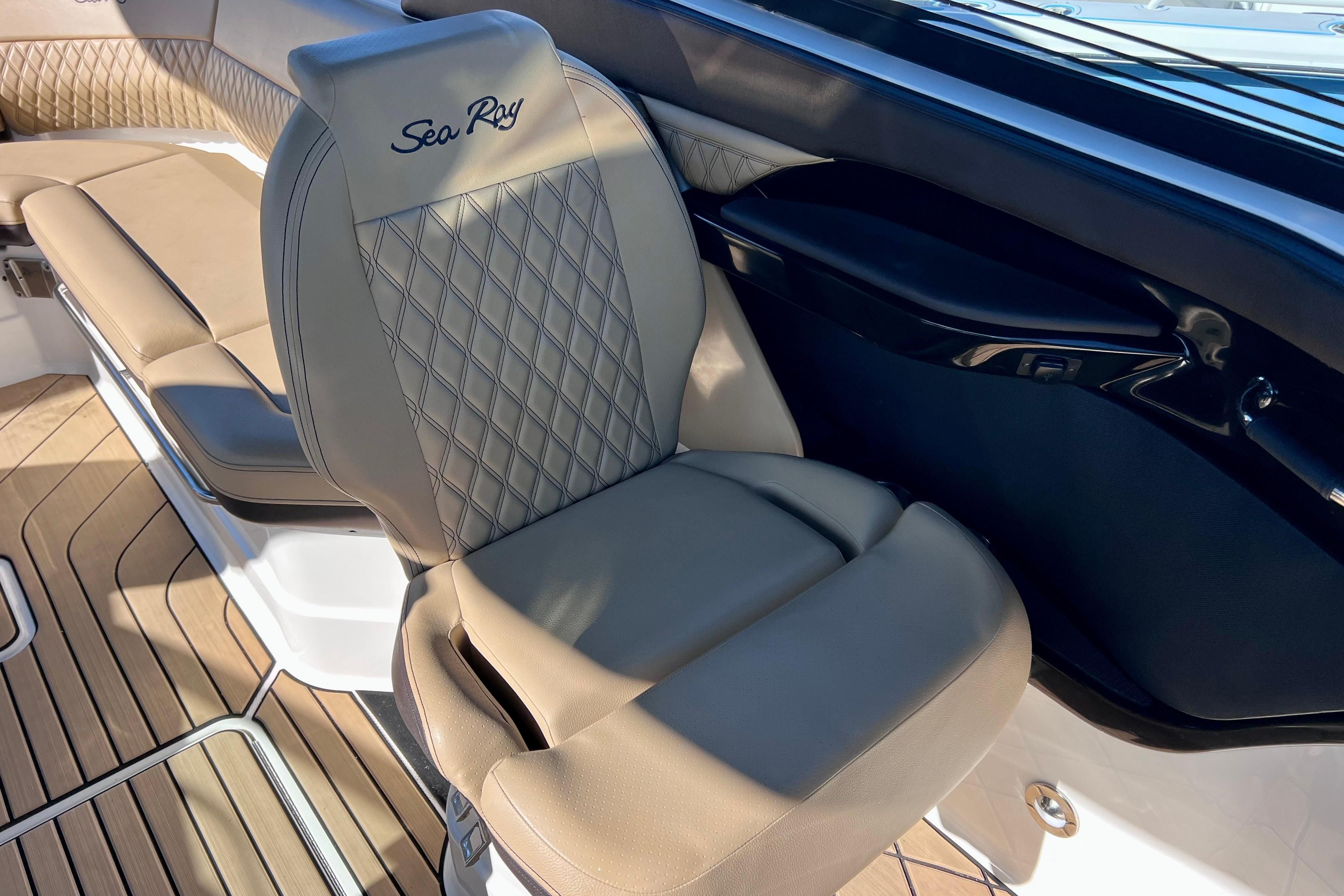 2023 Sea Ray SLX 280 - 23
