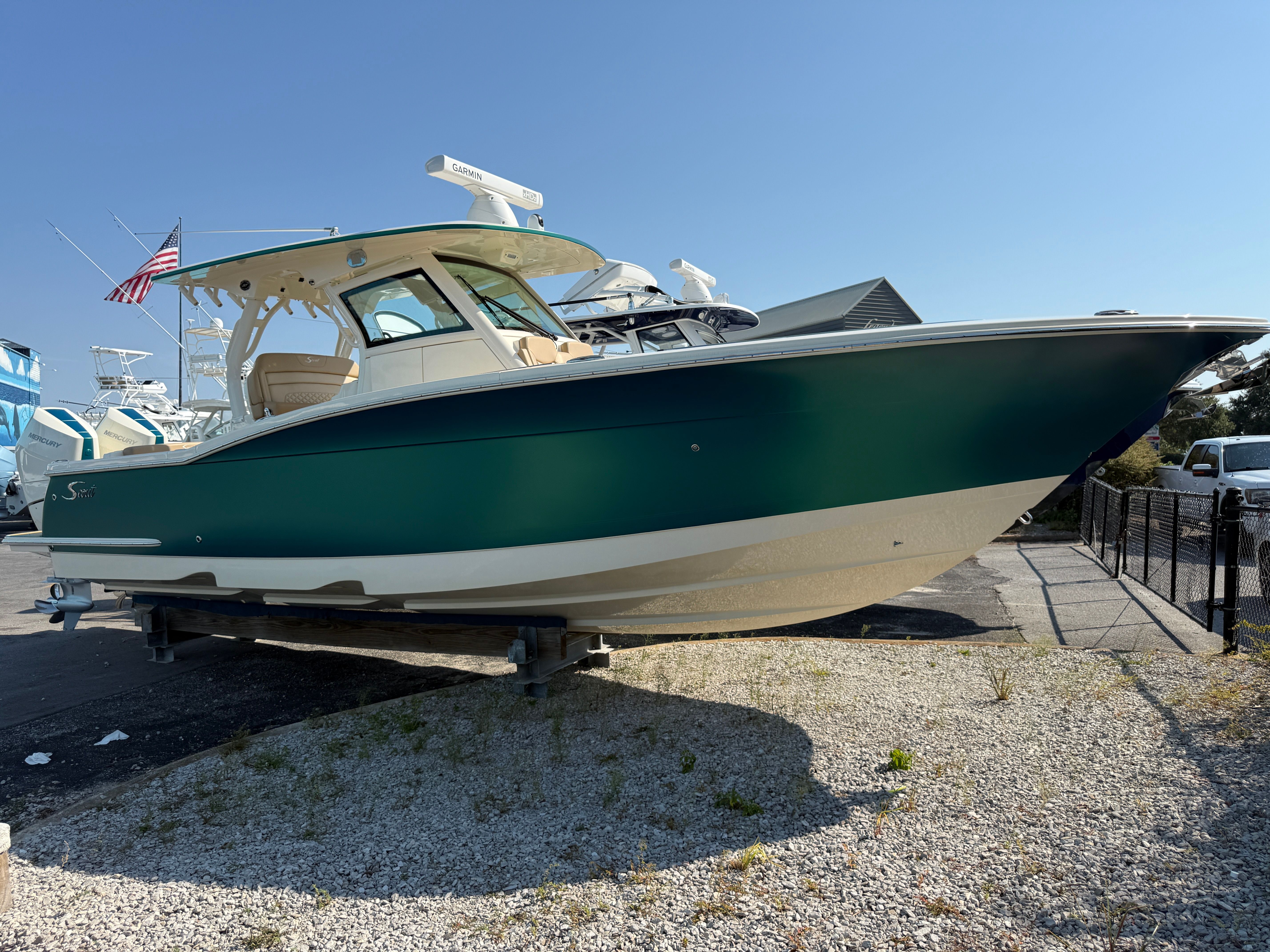 2024 Scout 330 LXF