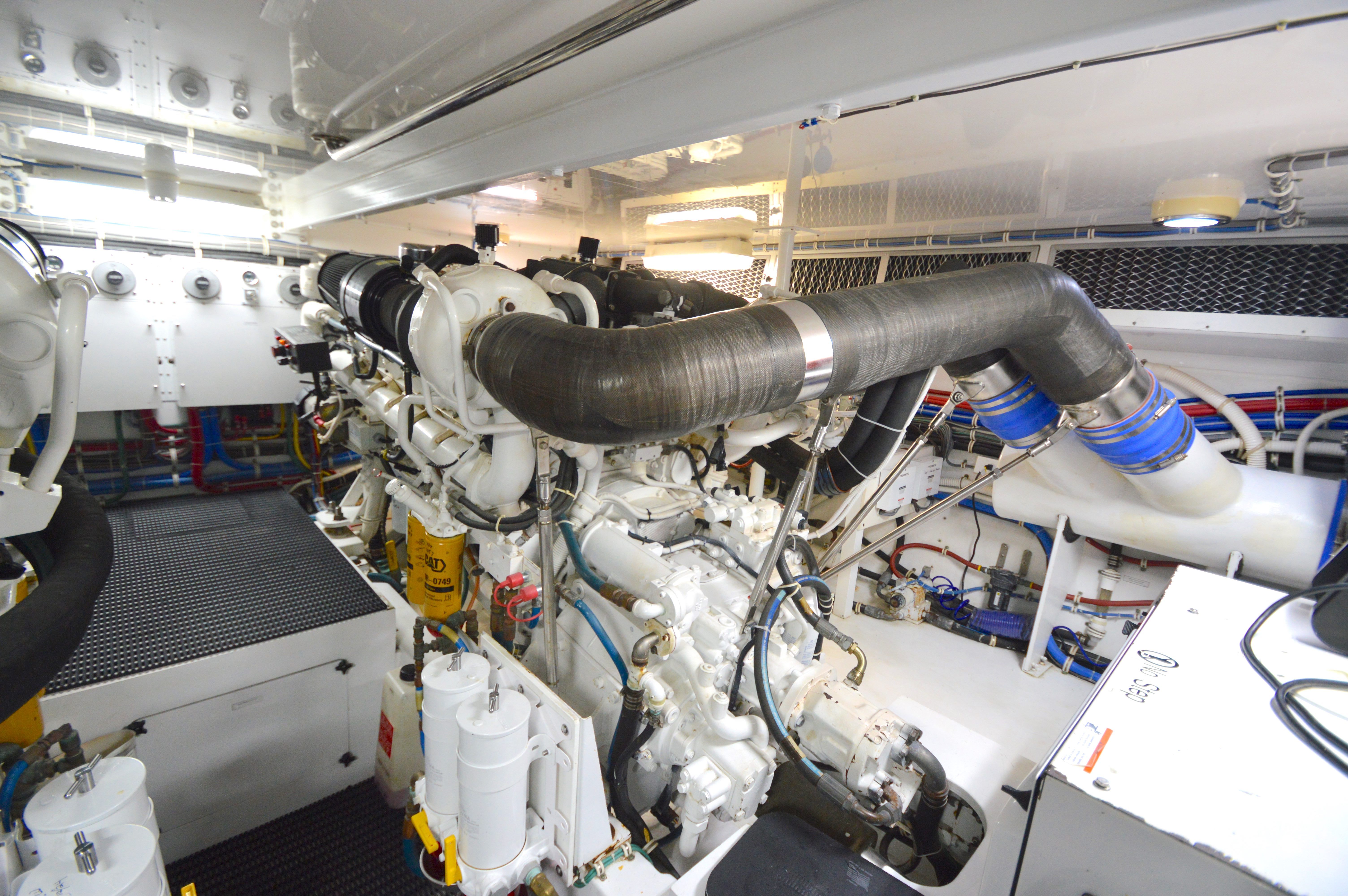 2006 Hatteras 64 Motor Yacht - 67