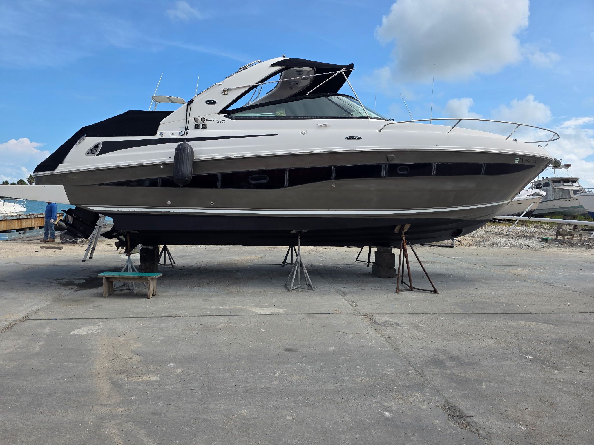 2014 Sea Ray 370 Venture