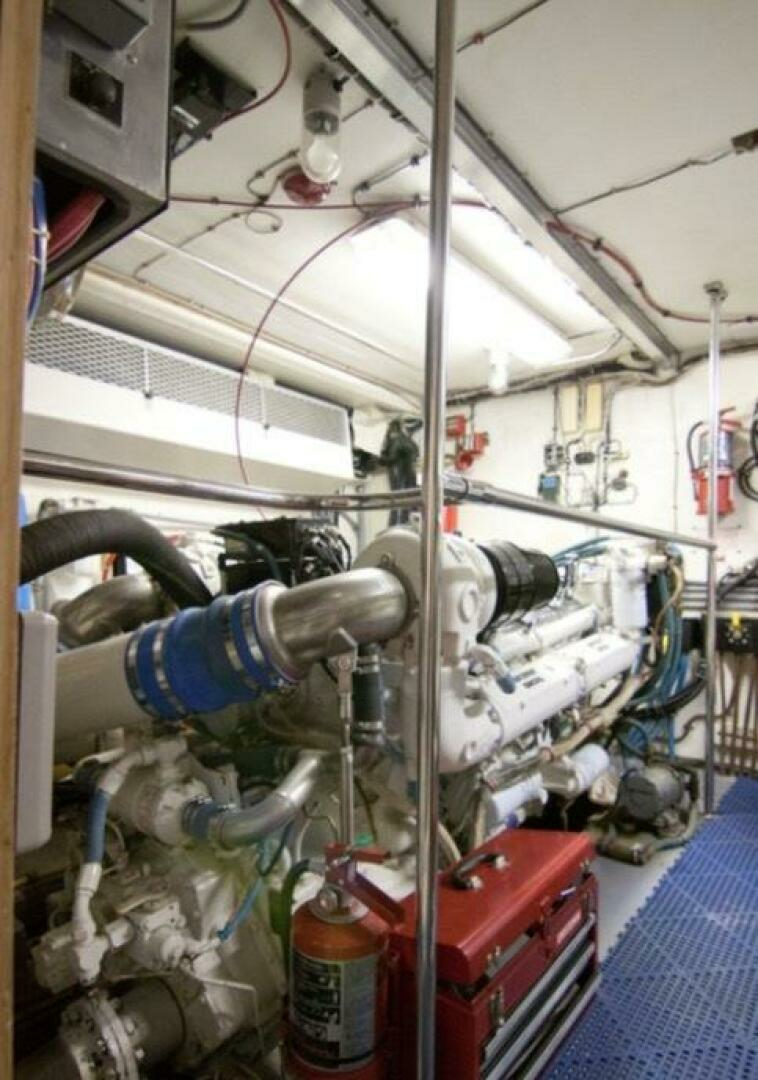 1994 Hatteras 70 Cockpit Motor Yacht - Image 65