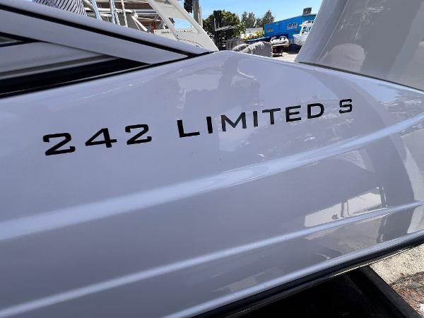 2019 Yamaha Boats 242 Limited S E-Series - 18