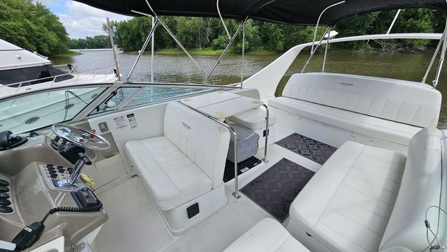 1999 Carver 350 Mariner - 10