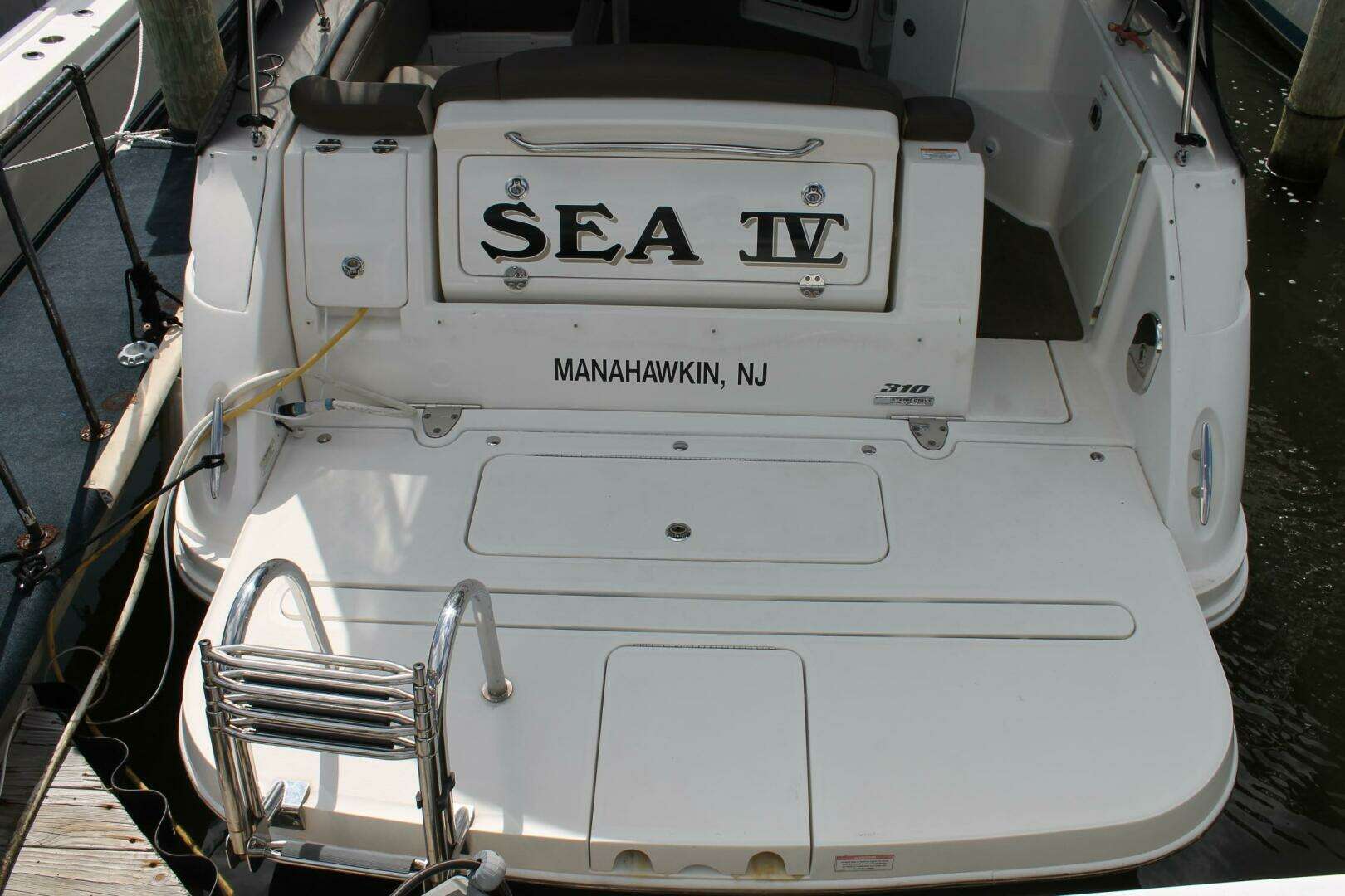 2015 Sea Ray 310 Sundancer - Image 4