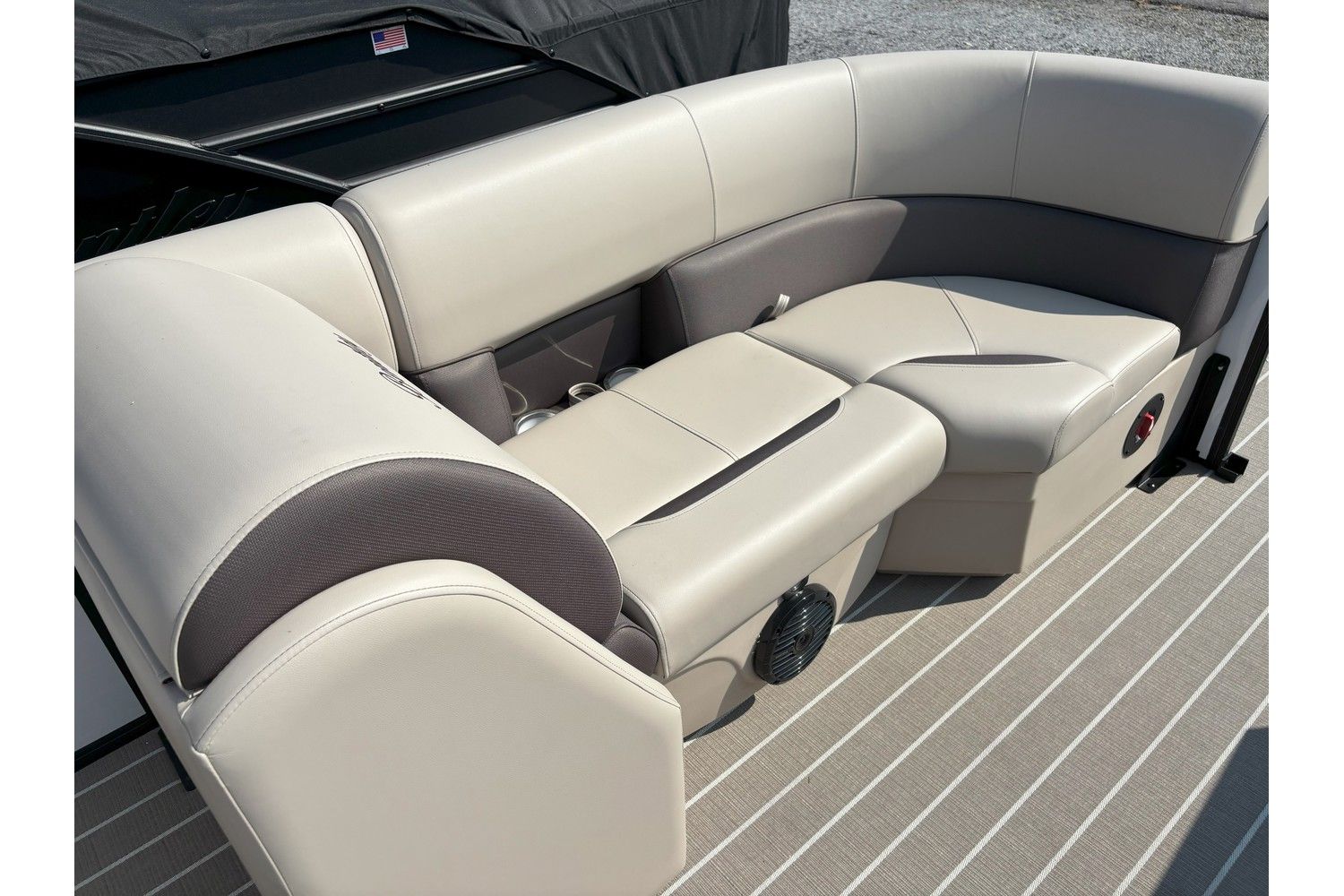 2026 Bentley Pontoons Legacy 223 DL Navigator - 16