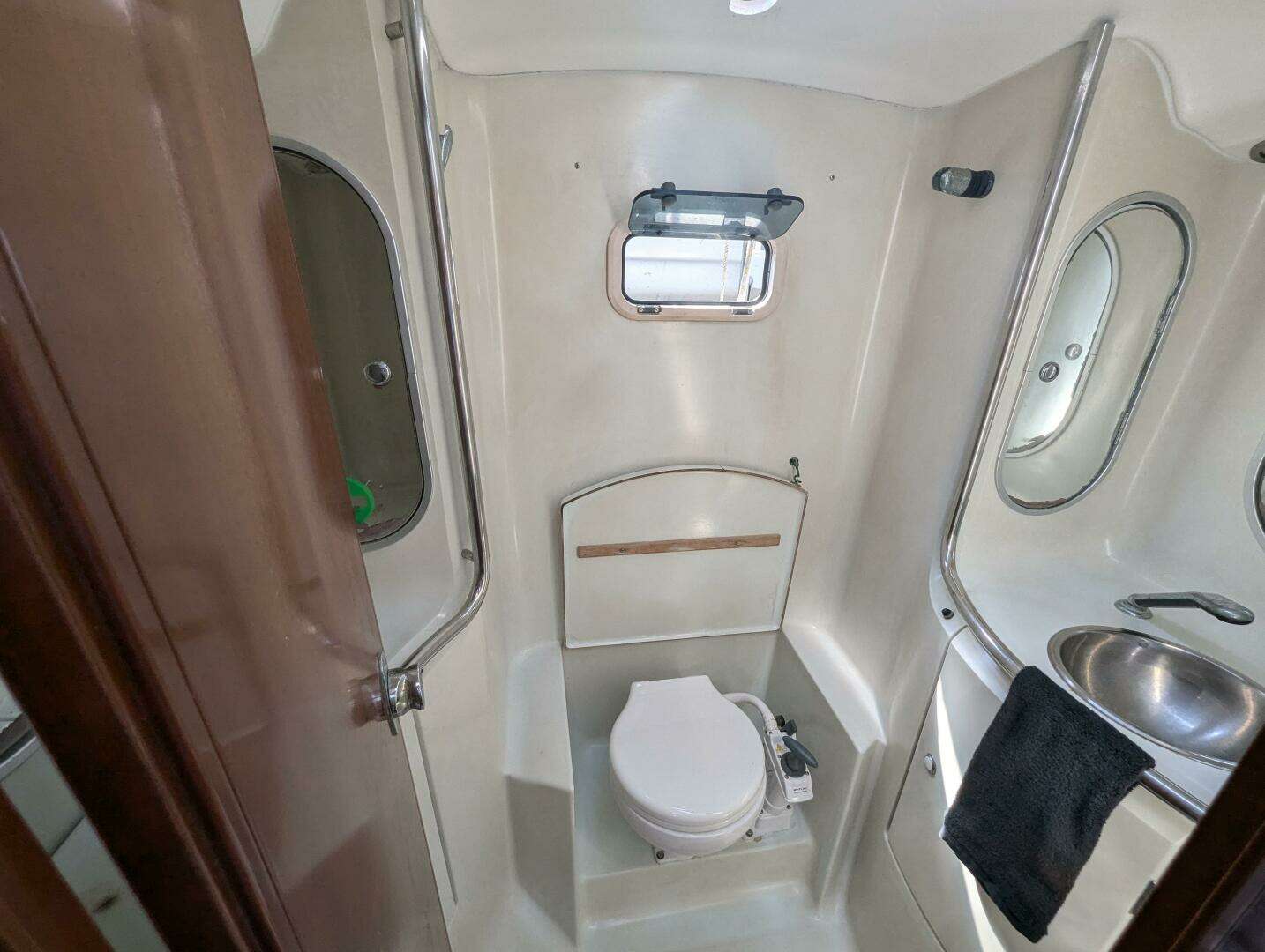 1992 Beneteau First 45F5 - Image 40