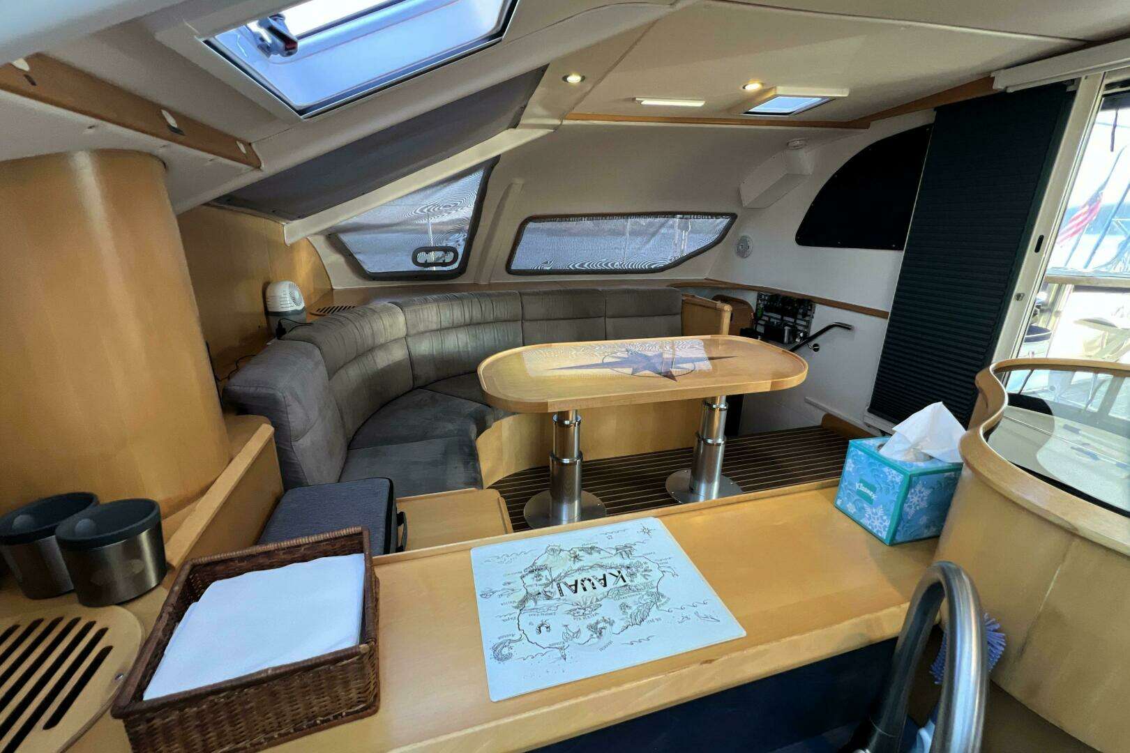 2011 Privilege 495 Owners Edition - Image 19