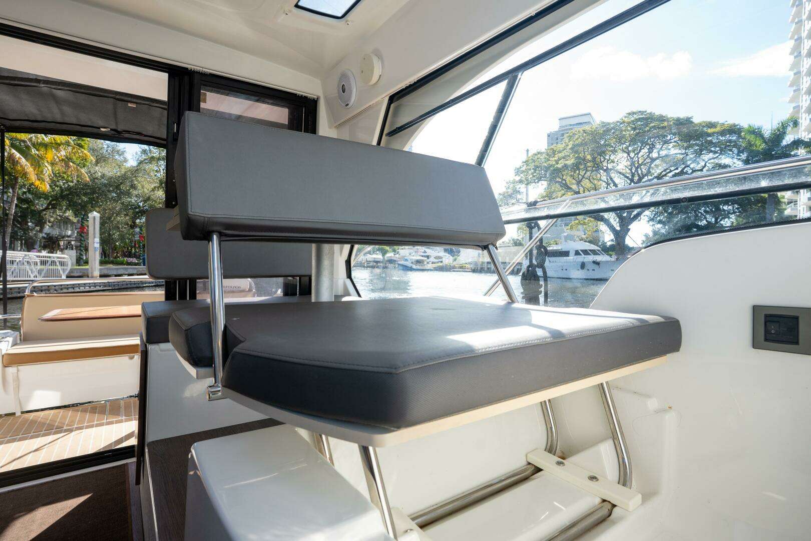 2021 Beneteau Antares 9 - Image 36