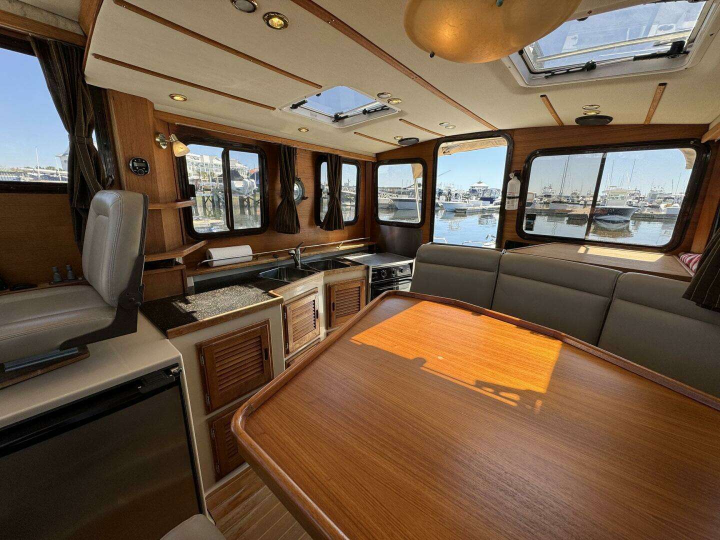 2012 Ranger Tugs R-29 - Image 17