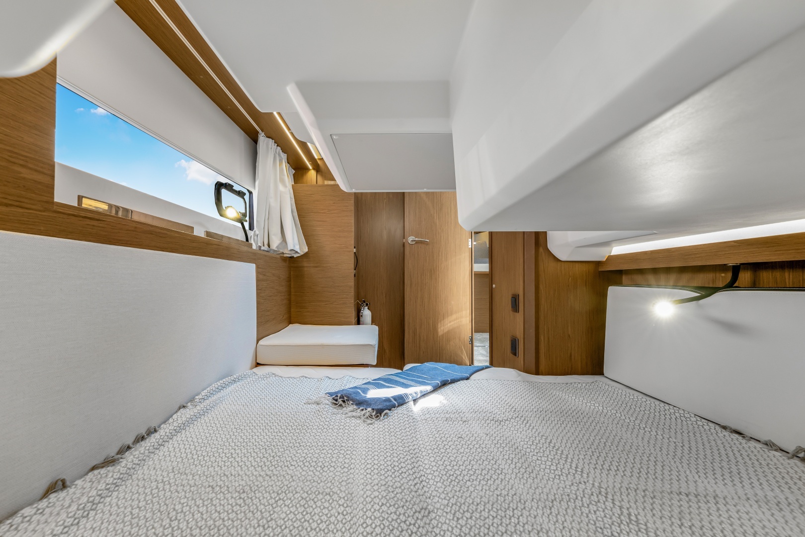 2020 Jeanneau NC 37 - Image 32