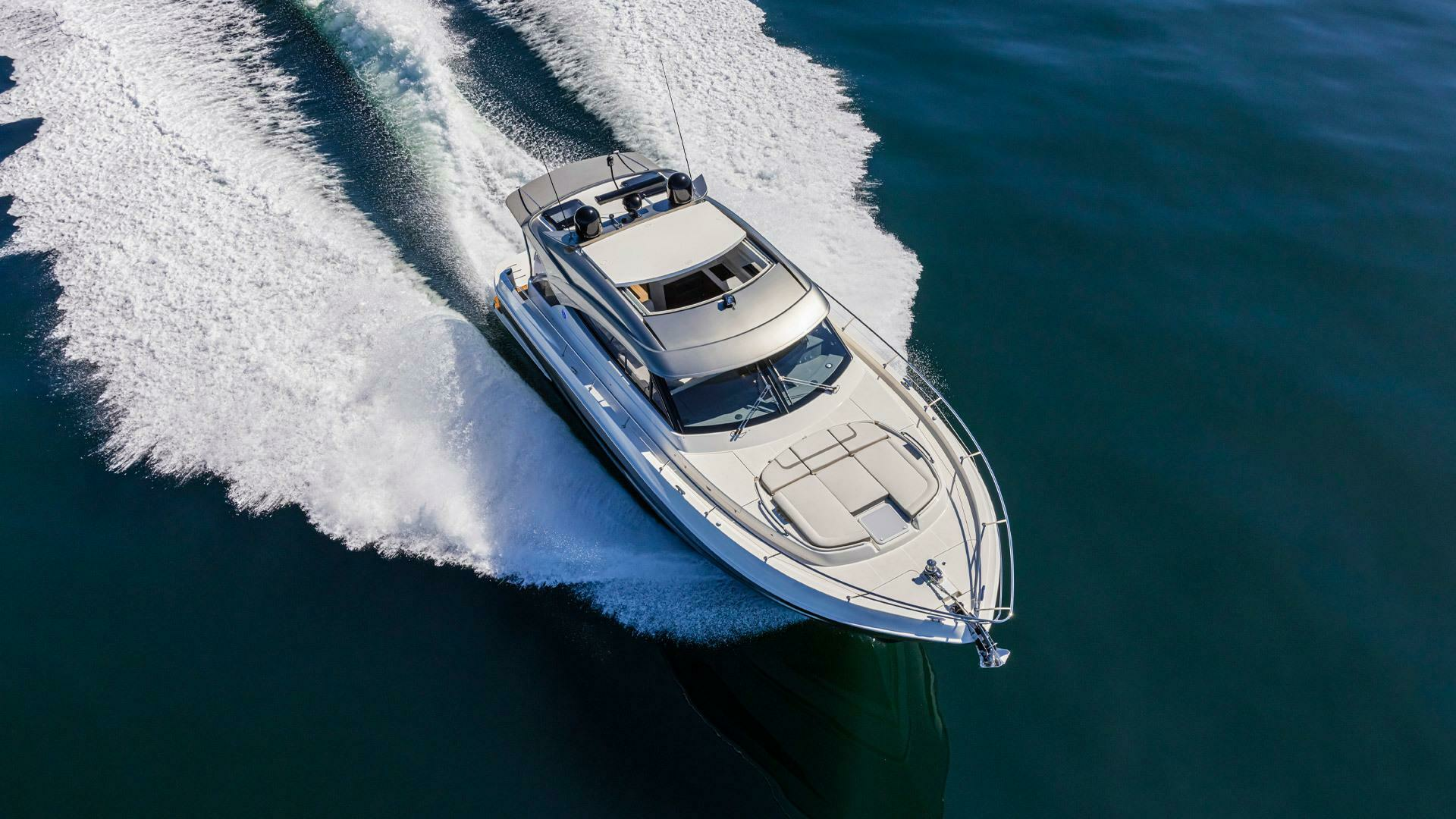 2026 Riviera 4600 Sport Yacht Platinum Edition - Image 3