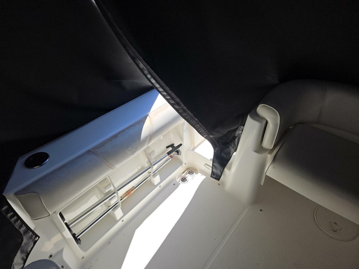 2009 Century 2400 Walkaround - Image 22