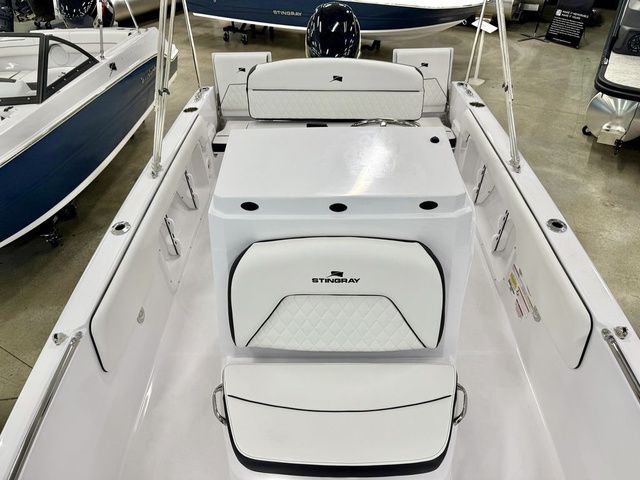 2026 Stingray 173 CC - 11