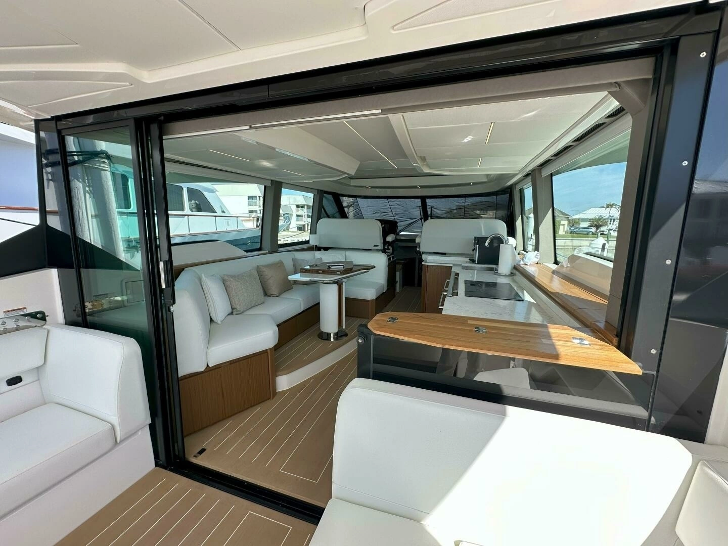 2025 Tiara Yachts EX 60 - Image 3