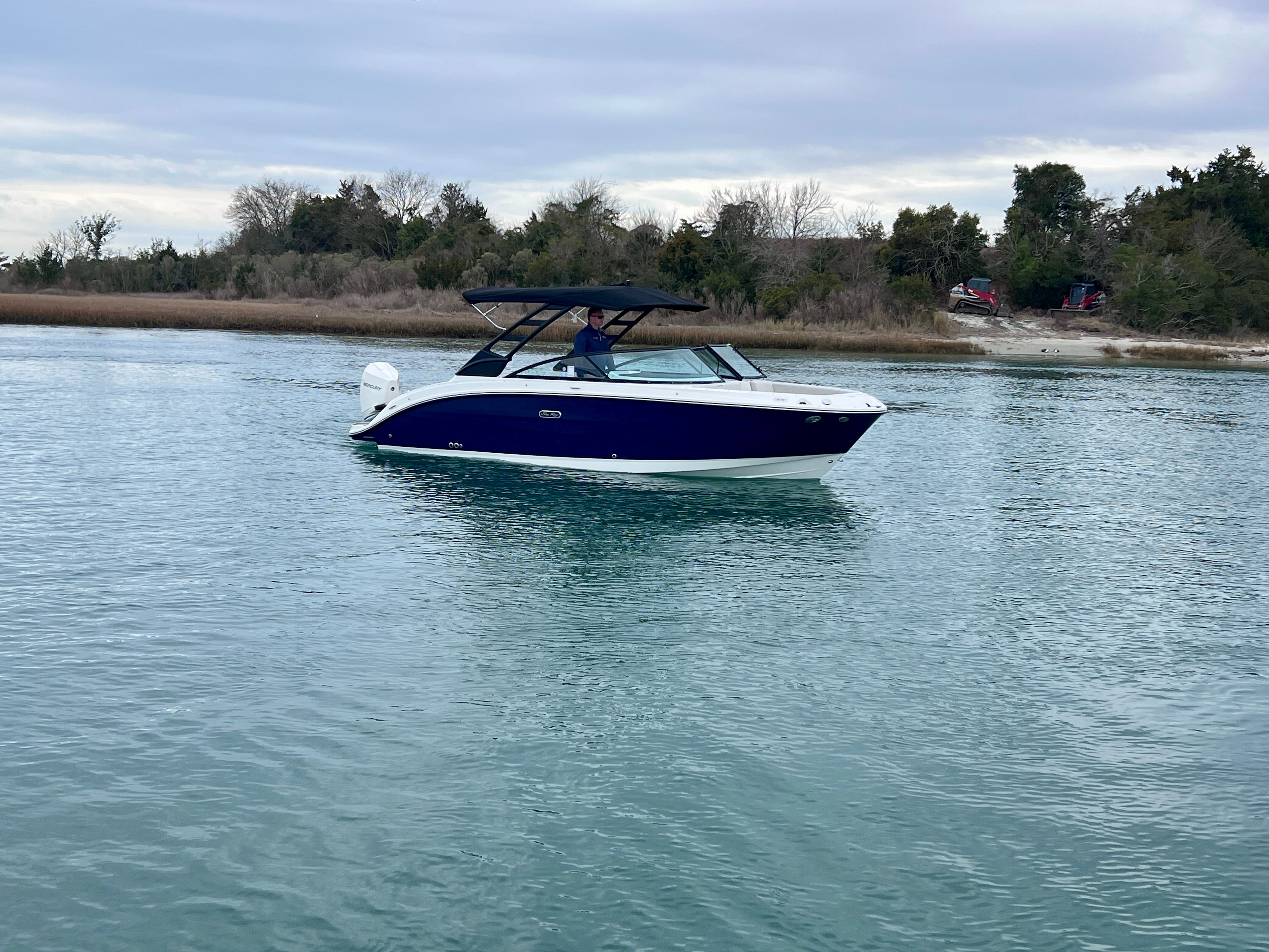 2026 Sea Ray SDX 250 Outboard