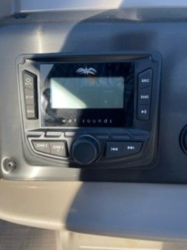 2024 Sun Tracker Fishin' Barge 20 DLX audio control panel.