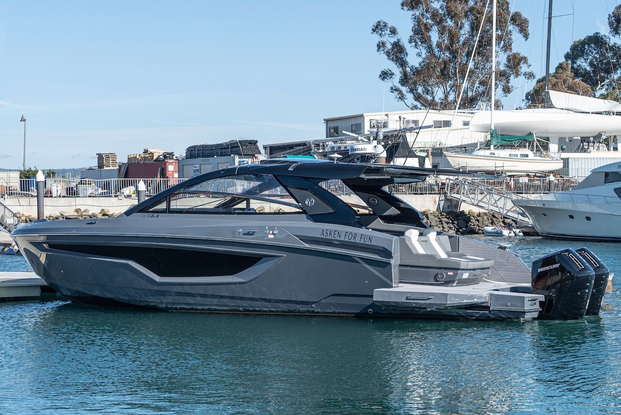2023 Cruisers Yachts 42 GLS
