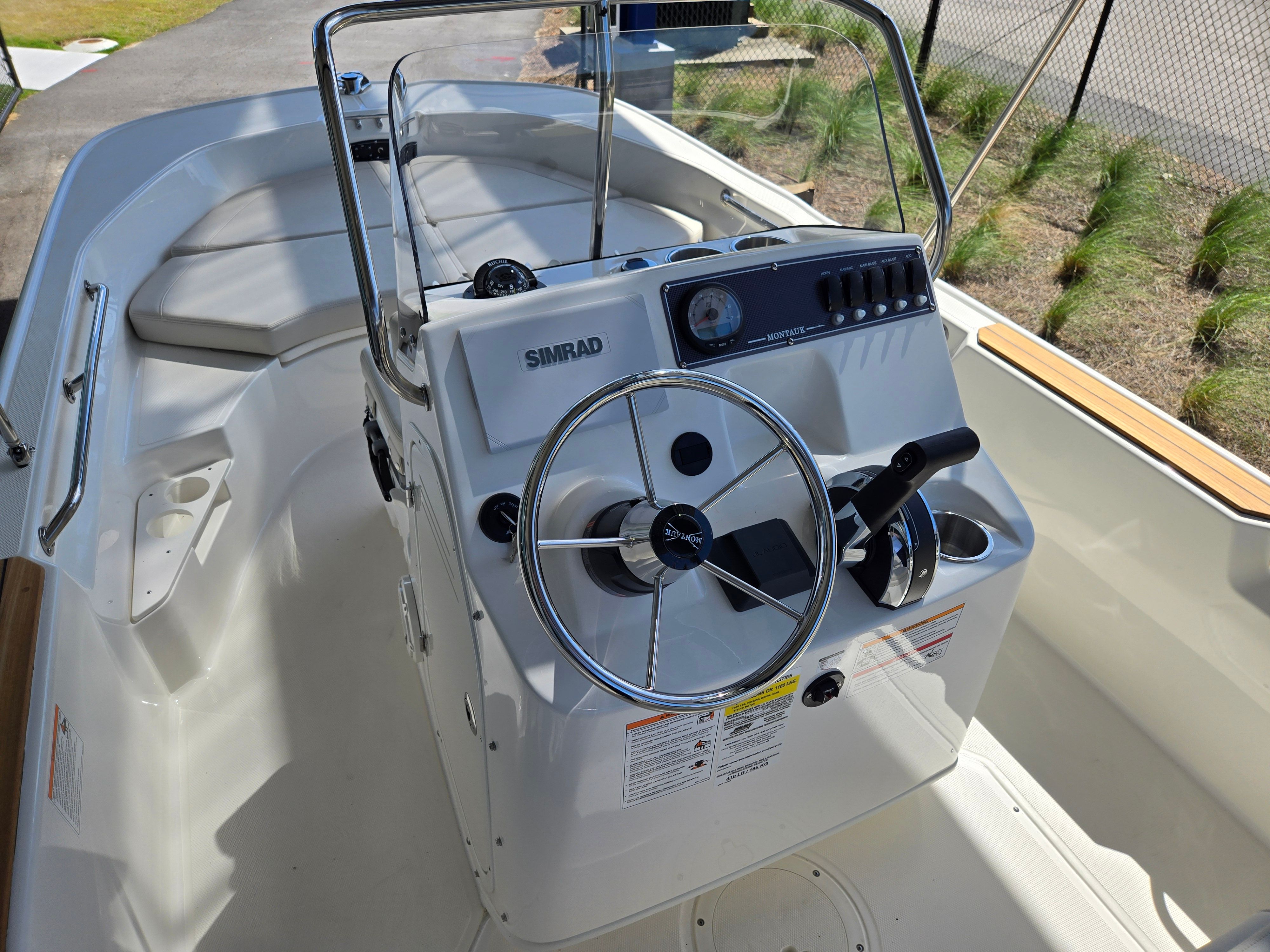 2026 Boston Whaler 170 Montauk - 9