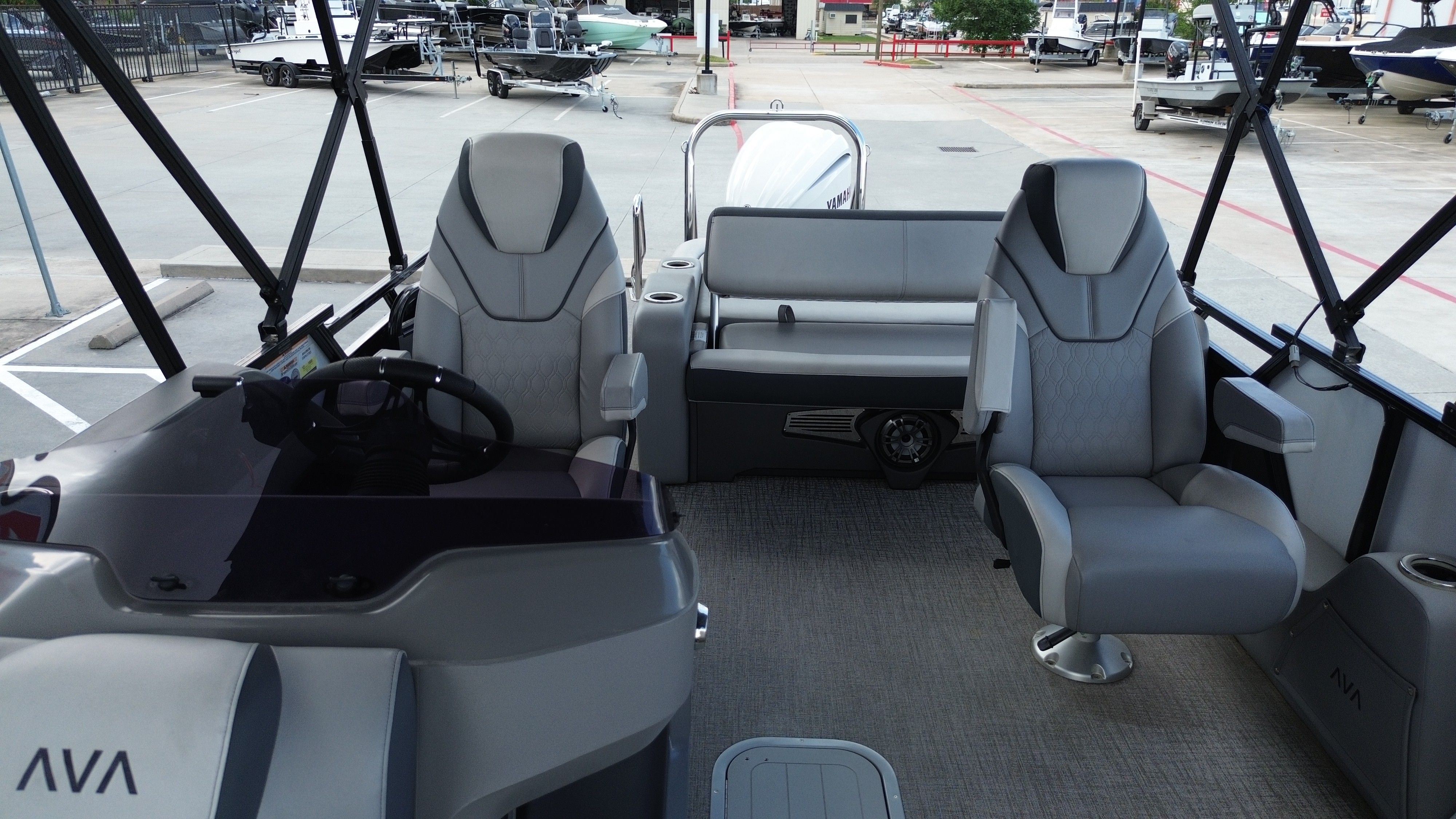 2025 Avalon LSZ Versatile Rear Bench - 23' - 21