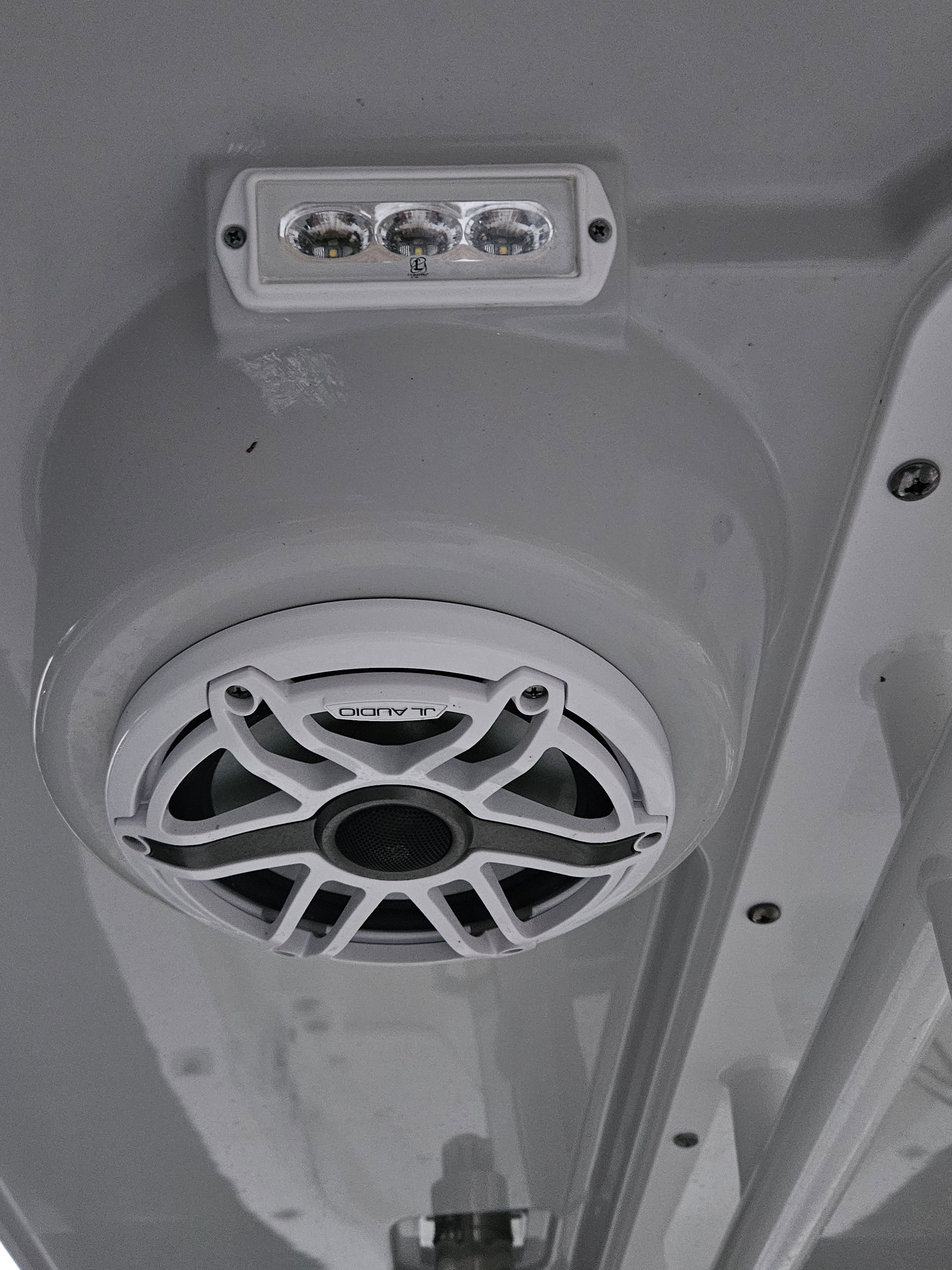 2021 Edgewater 340CC - 20
