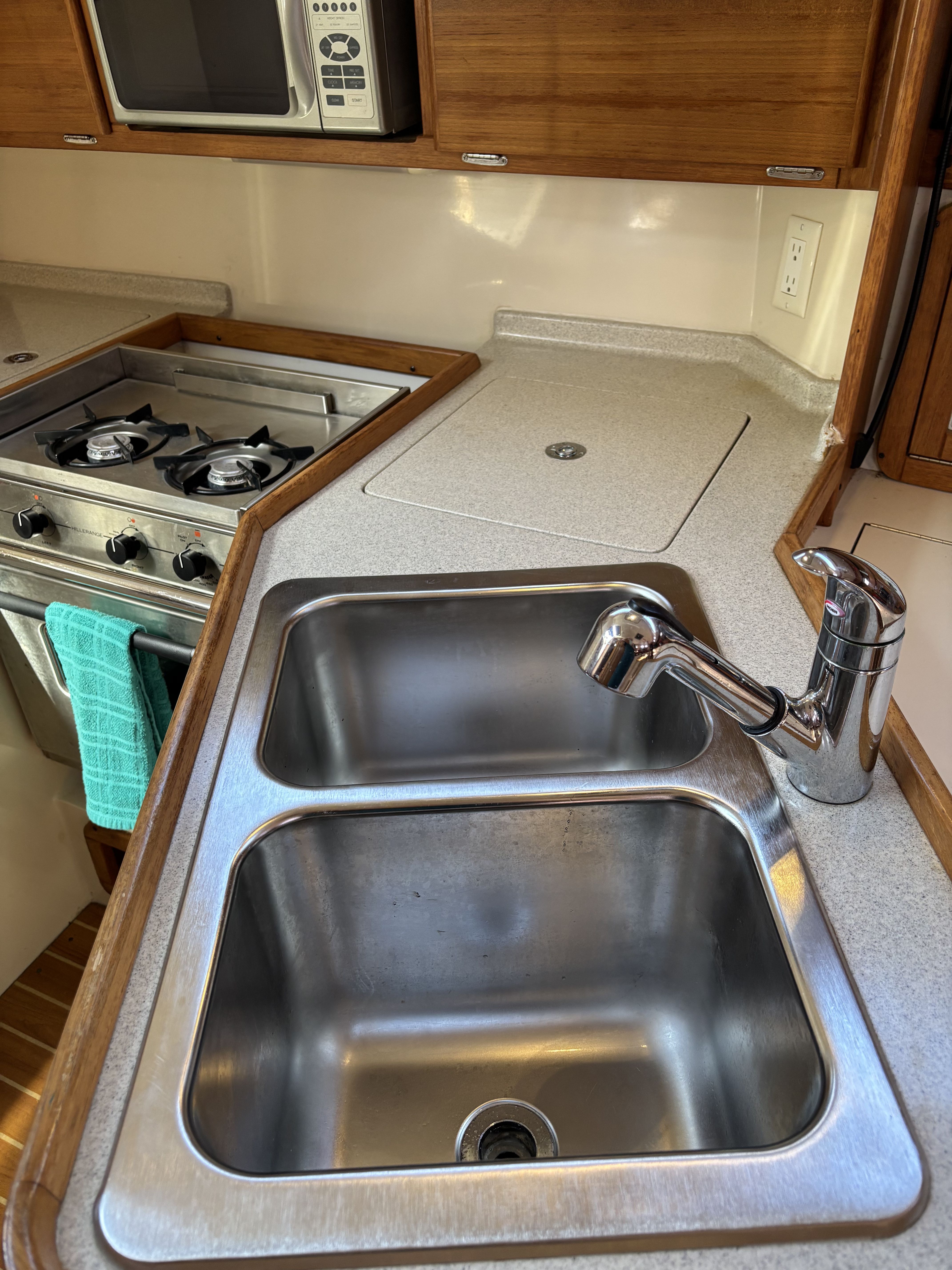 2006 Catalina 320 - 28
