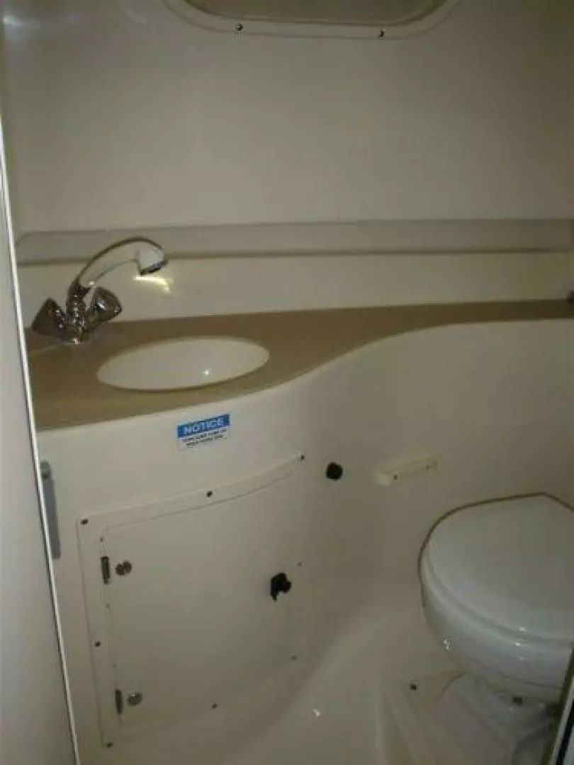 2003 Pursuit 2870 Walkaround - Image 17