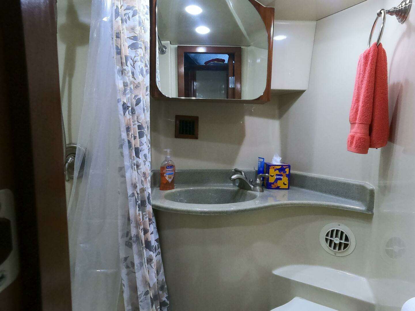 2006 Bluewater 5200 - Image 20