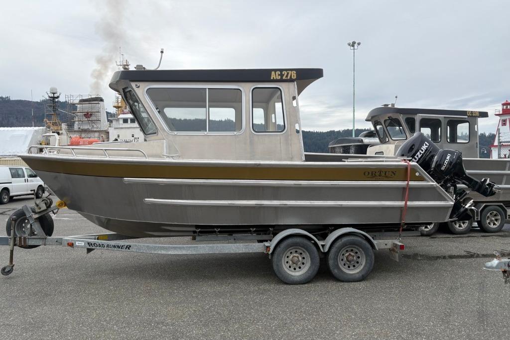 2025 Custom Ortun AC276 Express Cruiser
