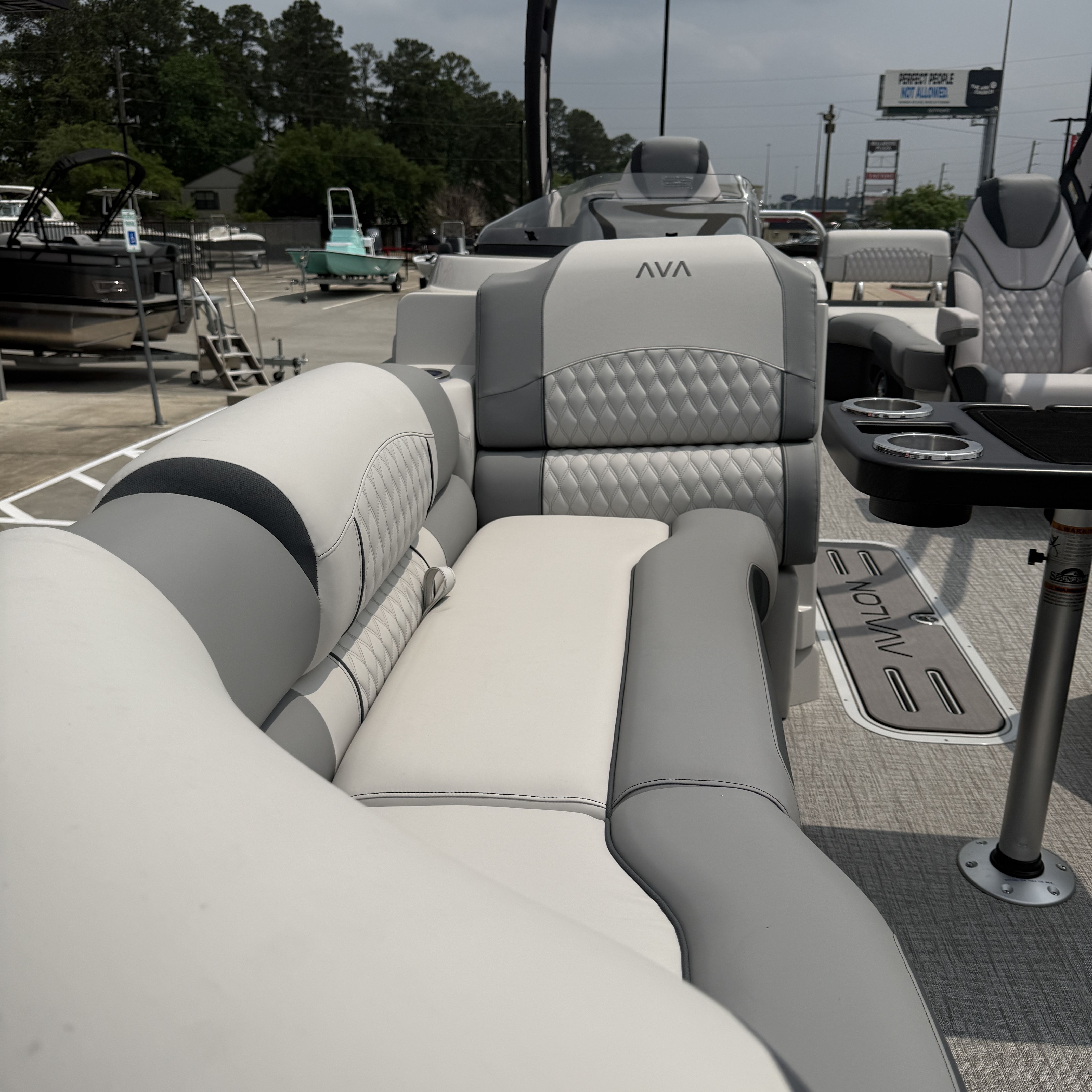 2026 Avalon QLS25T Excalibur - 17