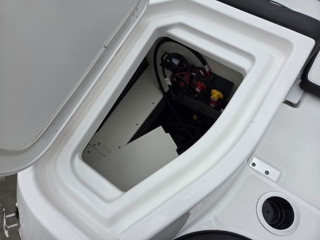 2026 Yamaha Boats 255 FSH Sport E - 9