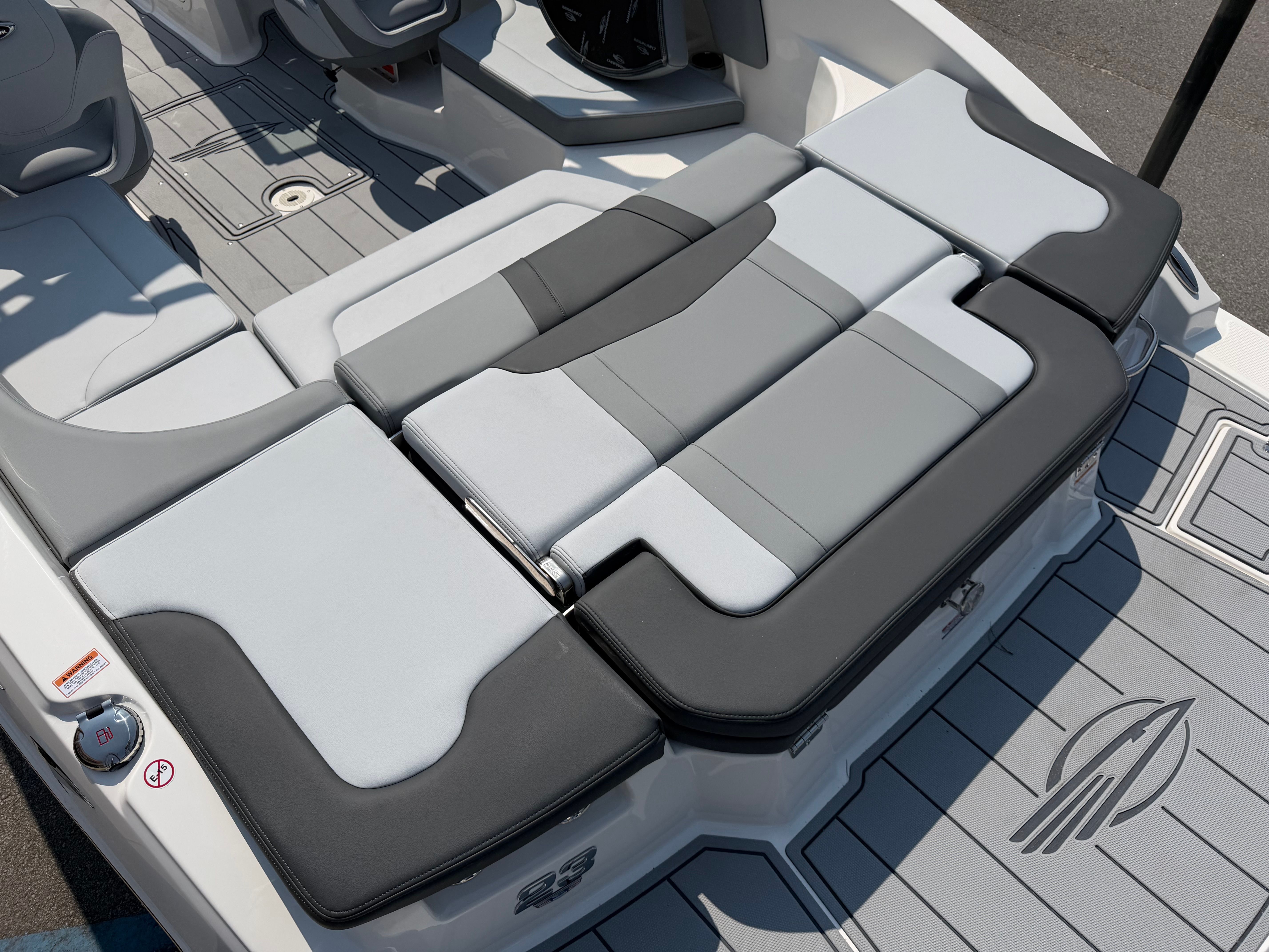 2026 CHAPARRAL 23 SSI - Image 7