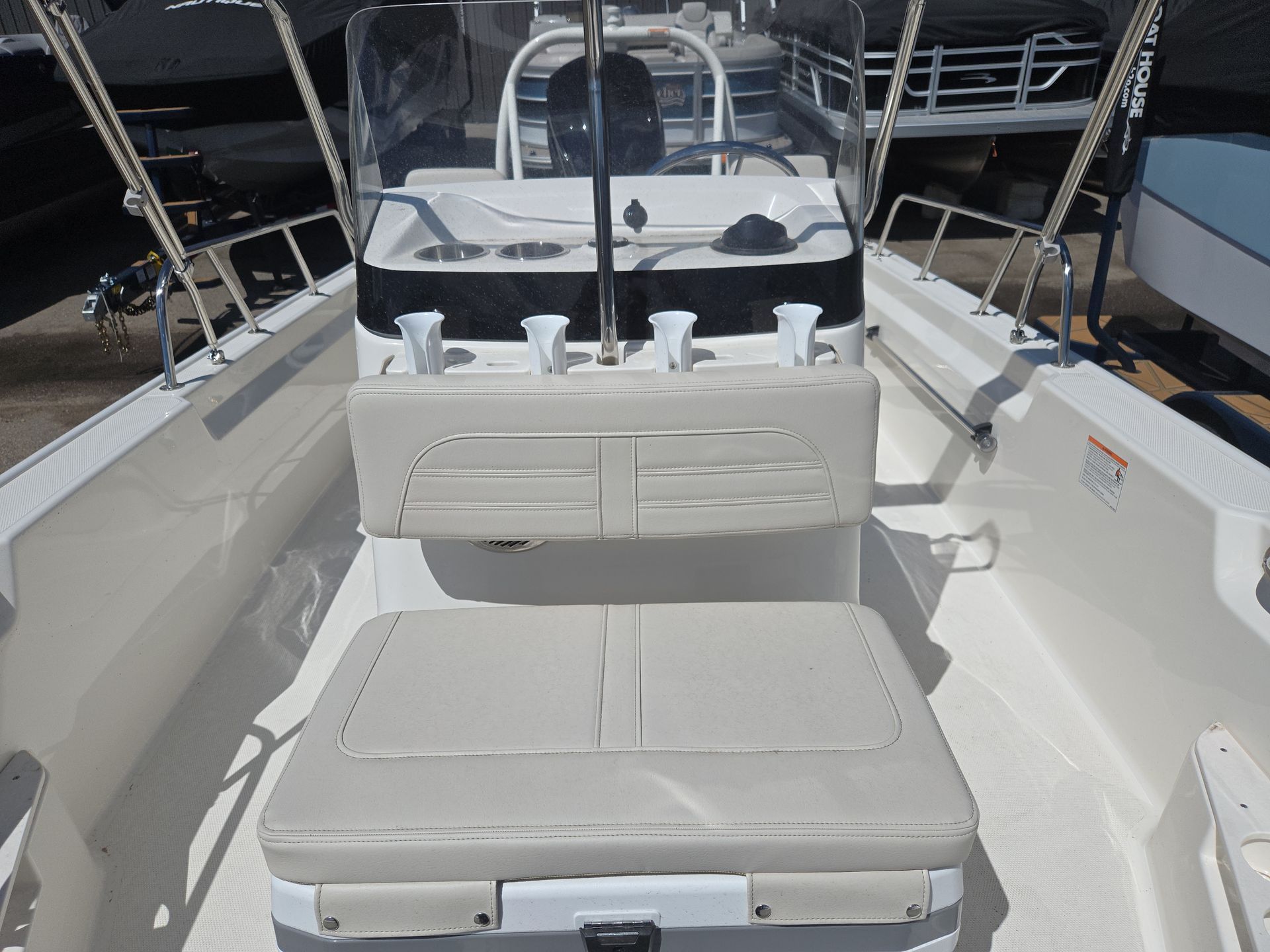 2026 Boston Whaler 170 Montauk - 15