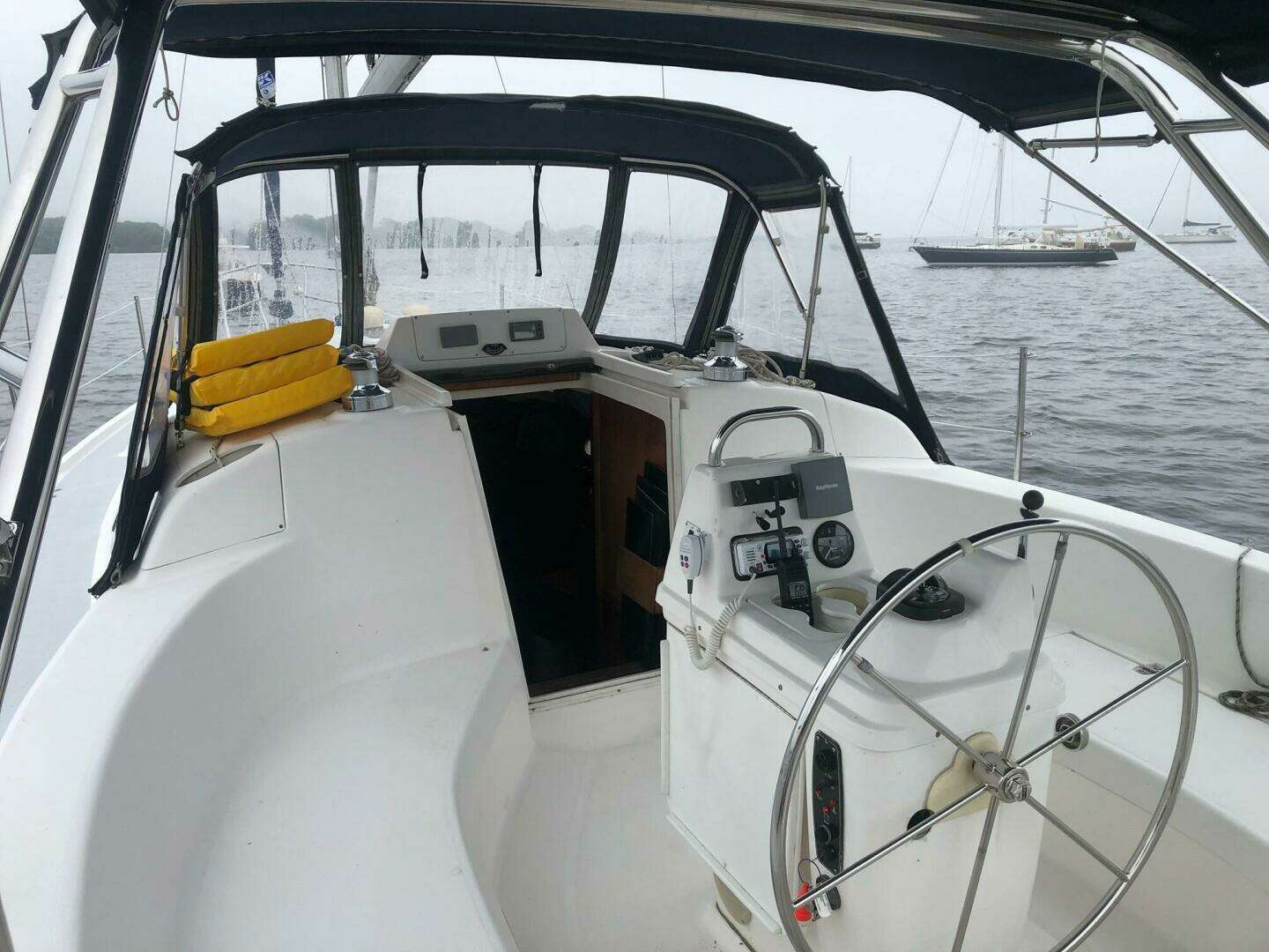 2001 Hunter 340 - Image 5