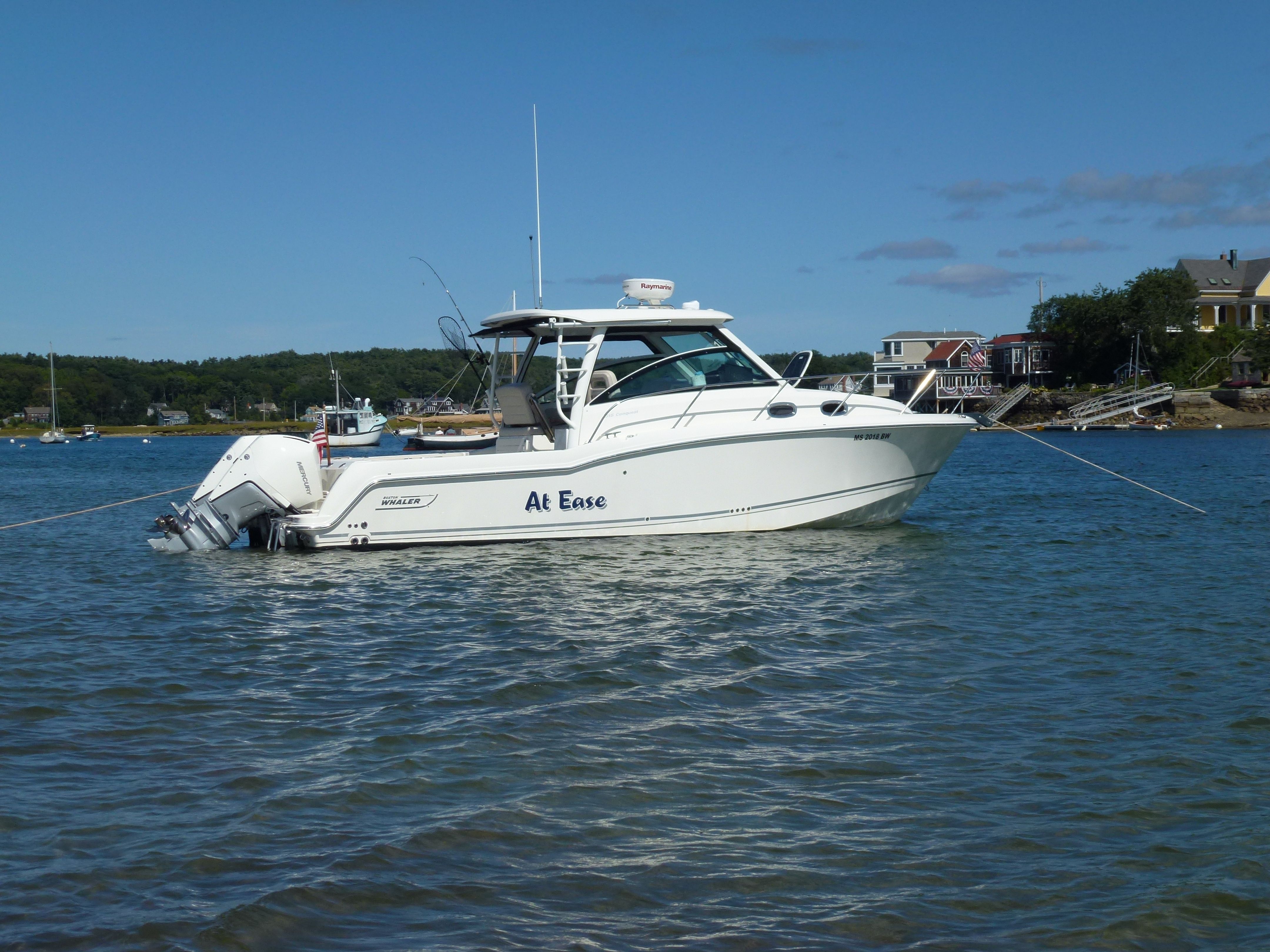 2019 Boston Whaler 315 Conquest