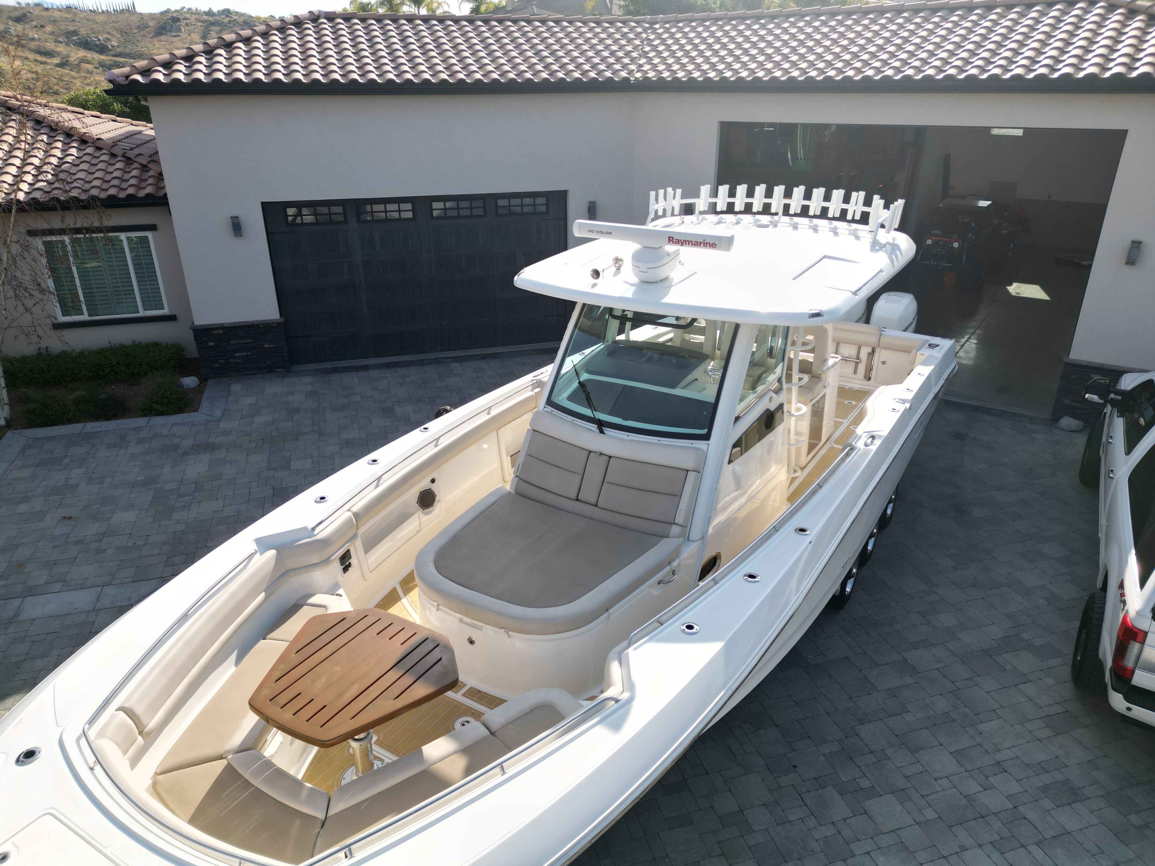 2018 Boston Whaler 380 Outrage - 3