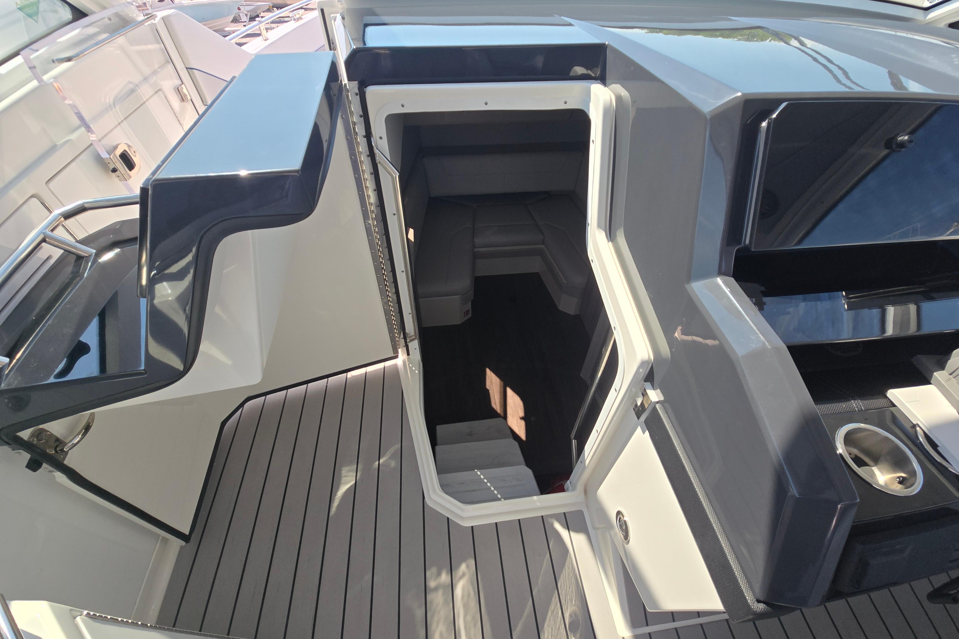 2025 Formula 380 Super Sport Crossover OB cabin entrance with sleek interior design.