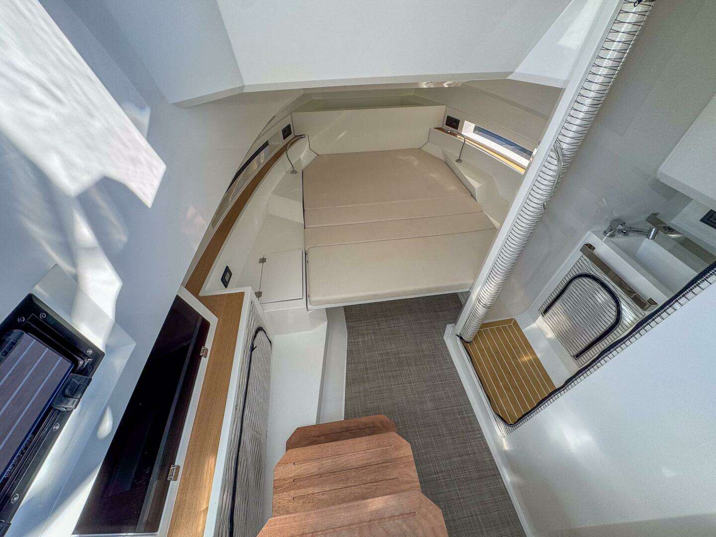 2026 De Antonio Yachts D32 - Image 27