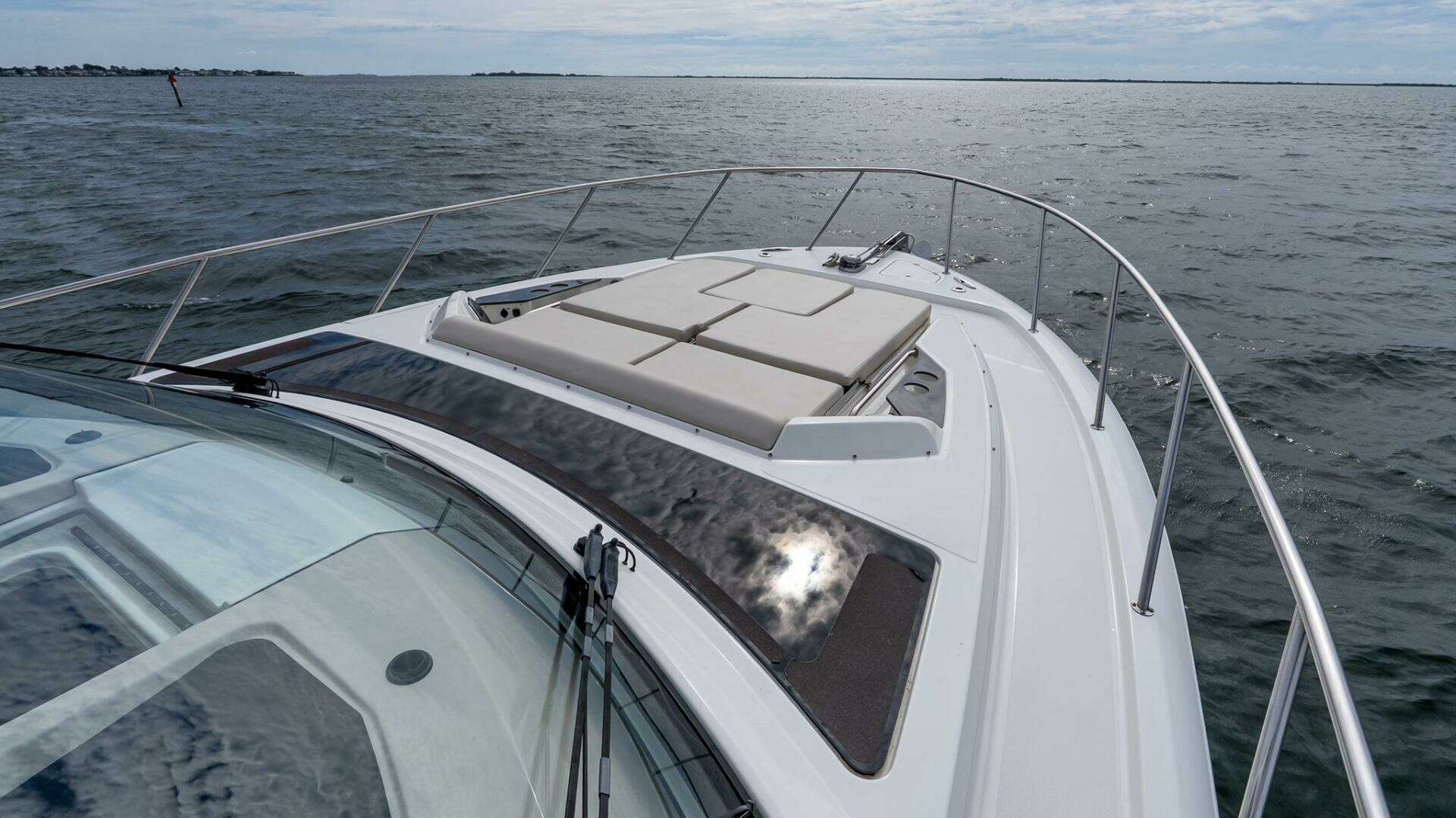 2024 Boston Whaler 405 Conquest - Image 64