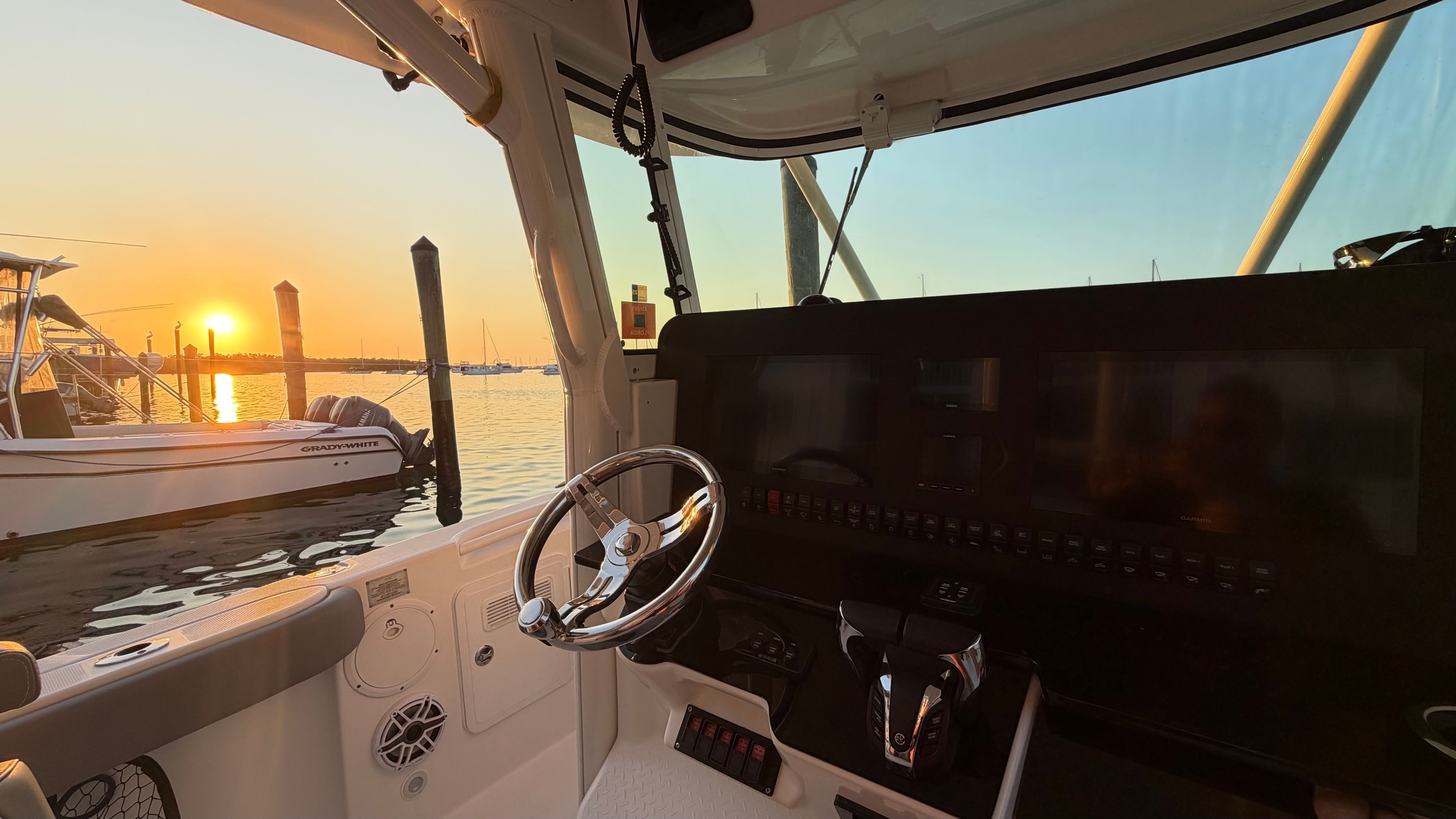 2009 Everglades 365 Center Console - 116