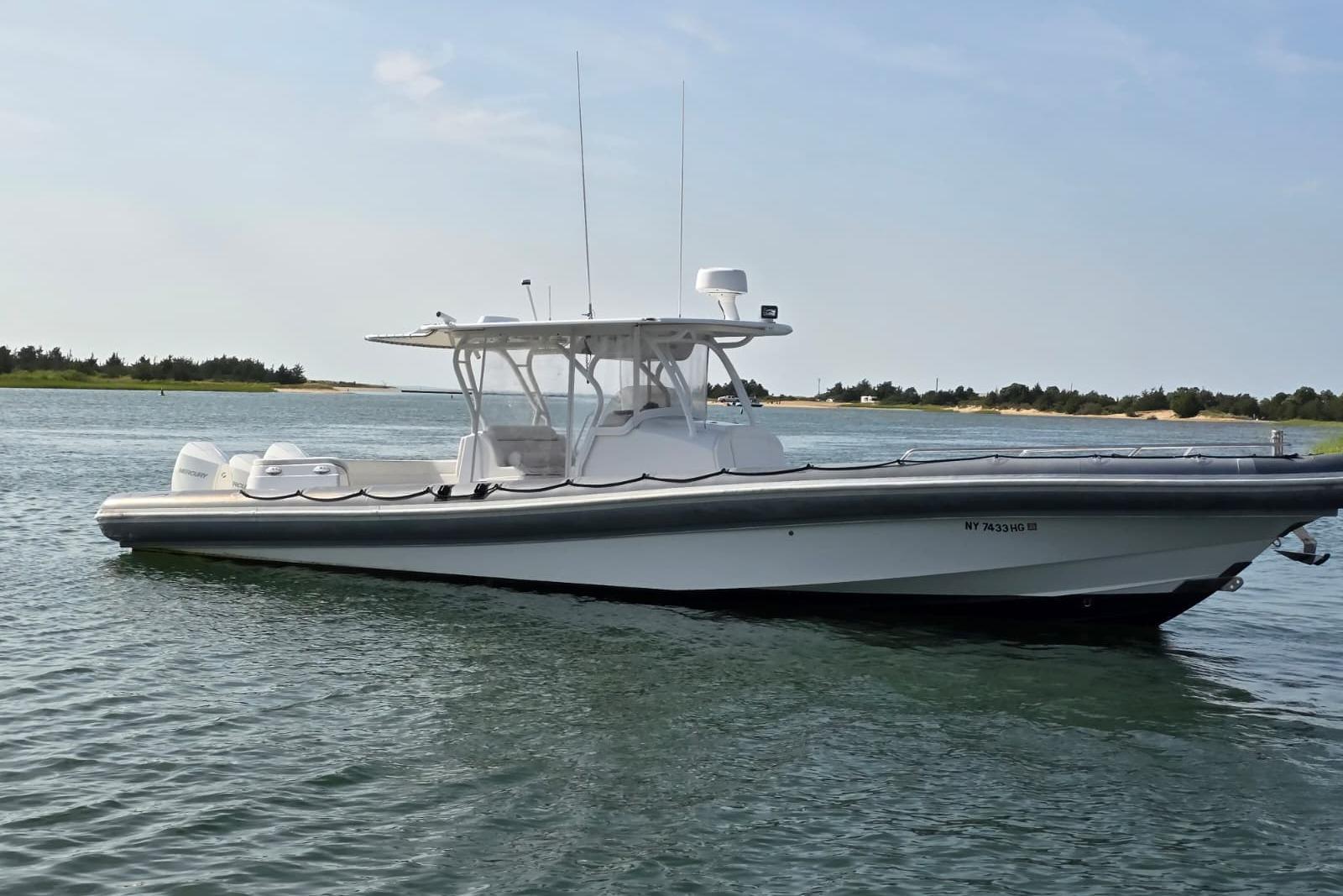 2015 Yellowfin 40 Center Console