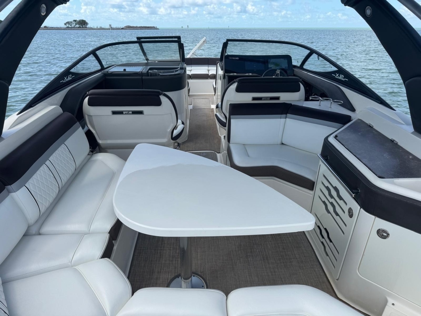 2017 Sea Ray — - Image 2
