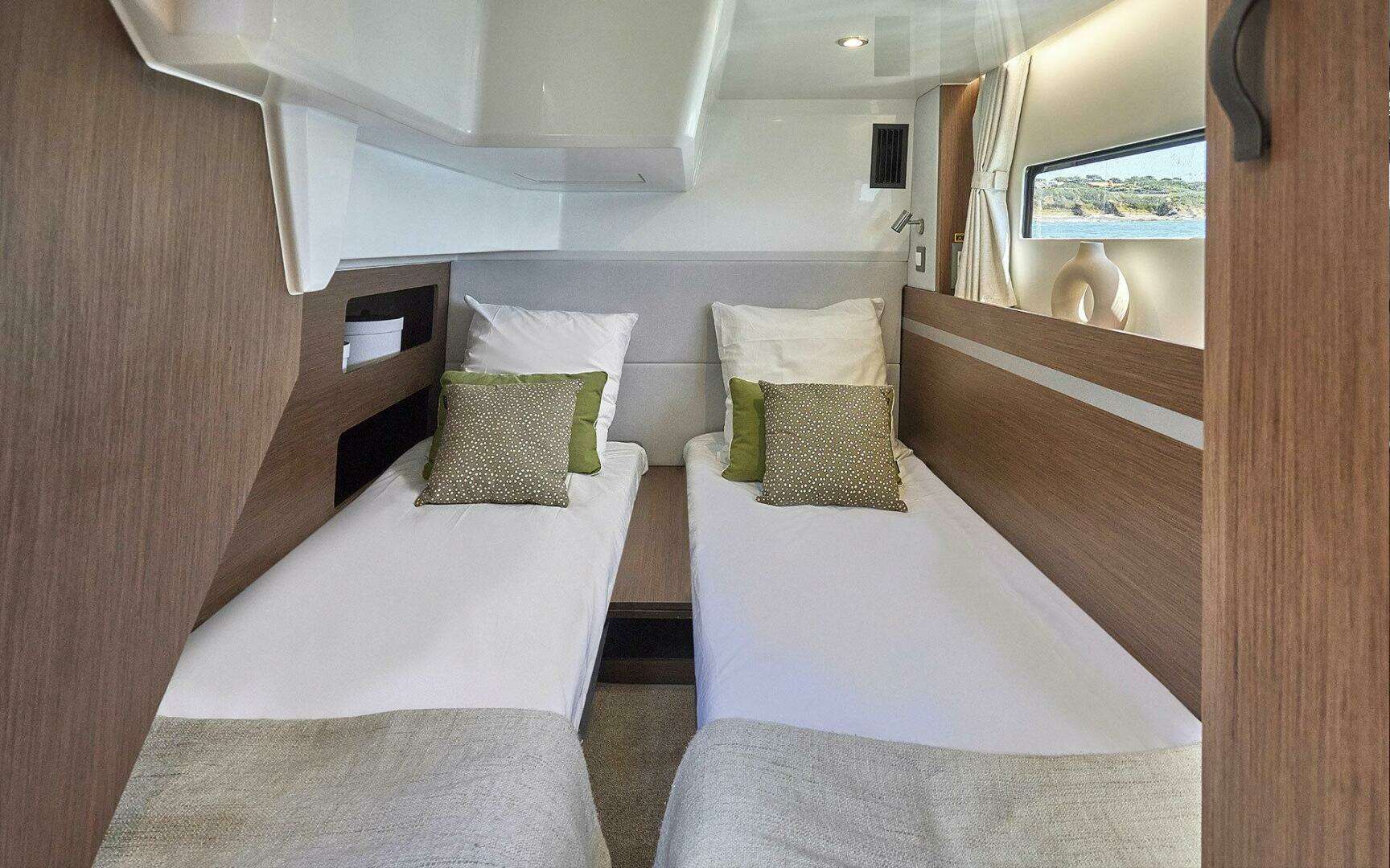 2026 Beneteau Antares 12 Coupe - Image 10