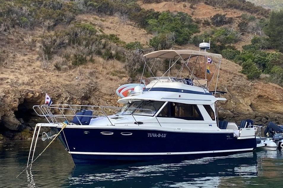 2015 Cutwater 30 Command Bridge