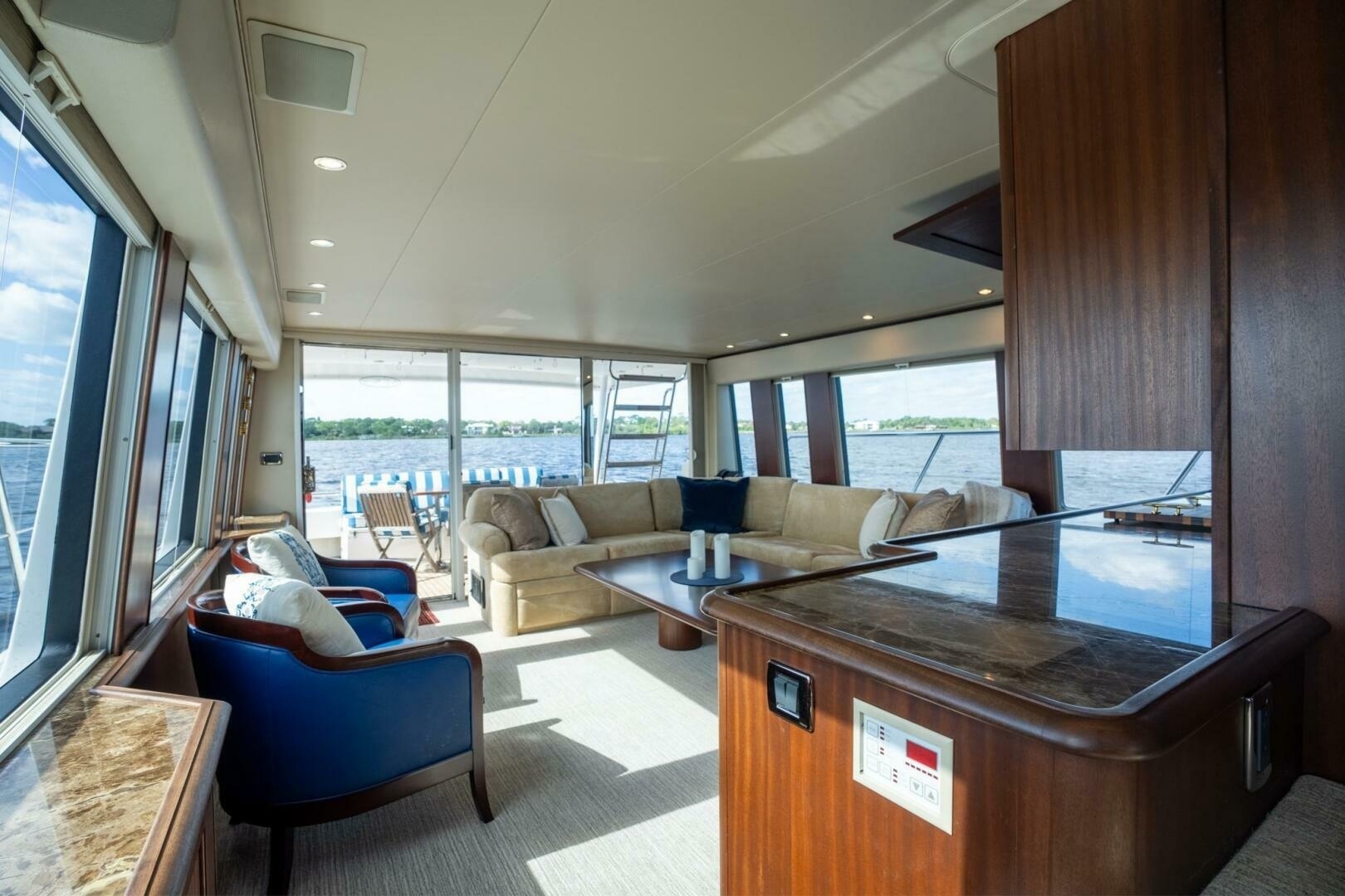 2009 Pacific Mariner 65 Motor Yacht - Image 39