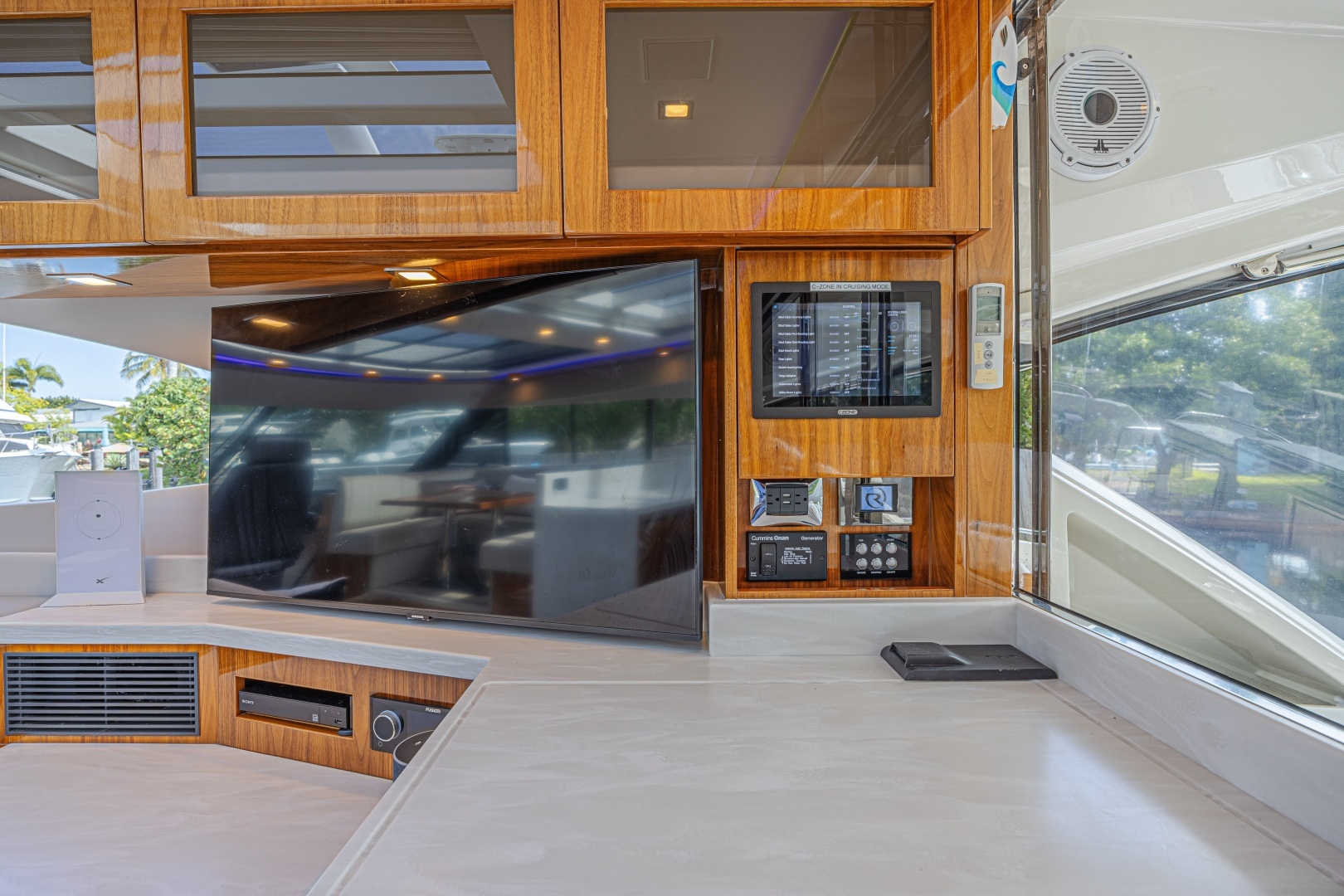 2021 Riviera 6000 Motor Yacht - Image 38
