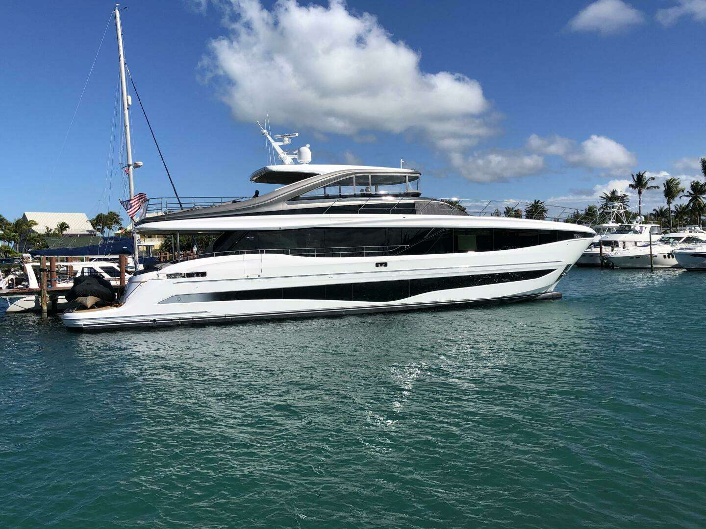 2025 Princess Y95 - Image 4