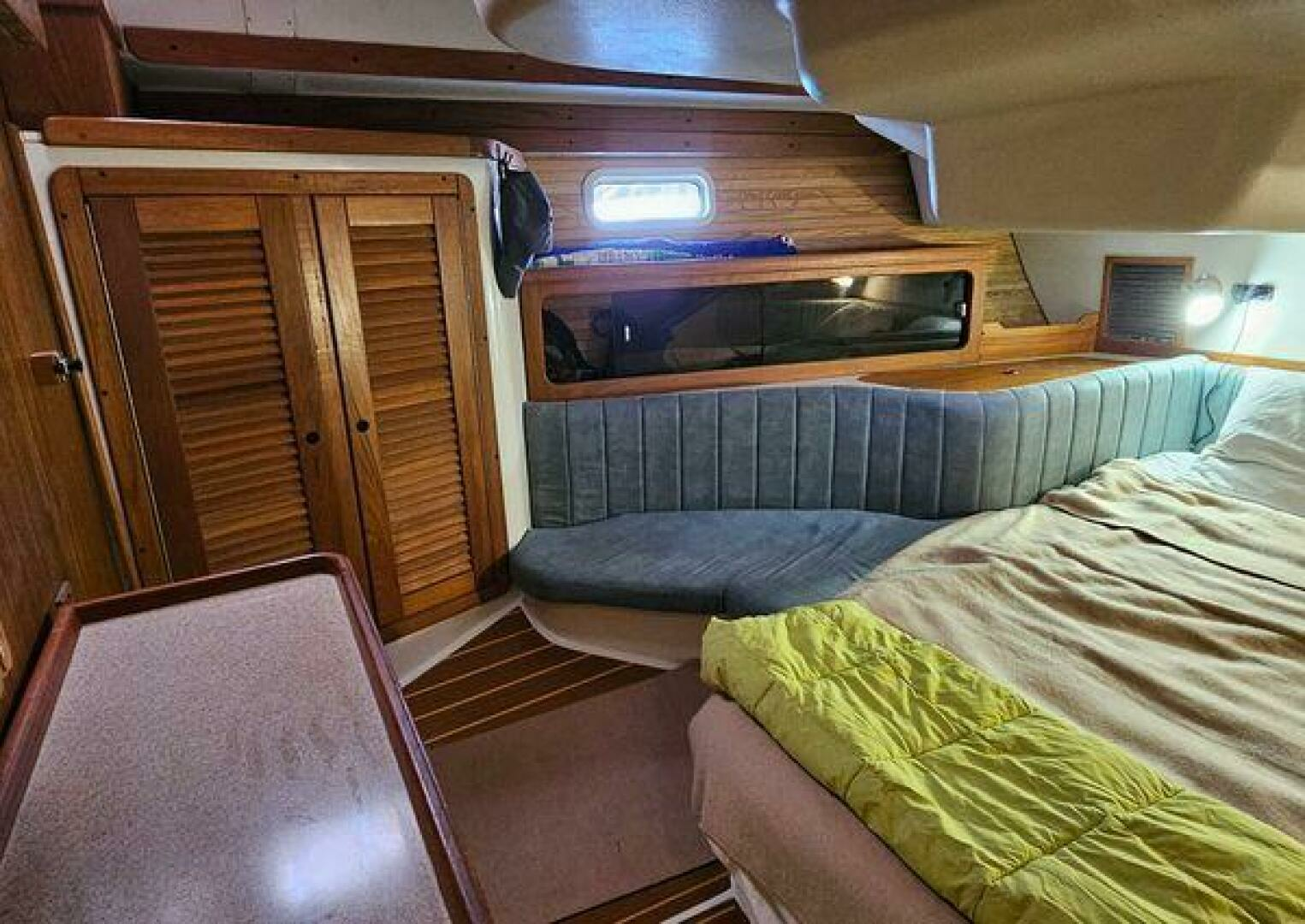 1995 Catalina 400 - Image 32